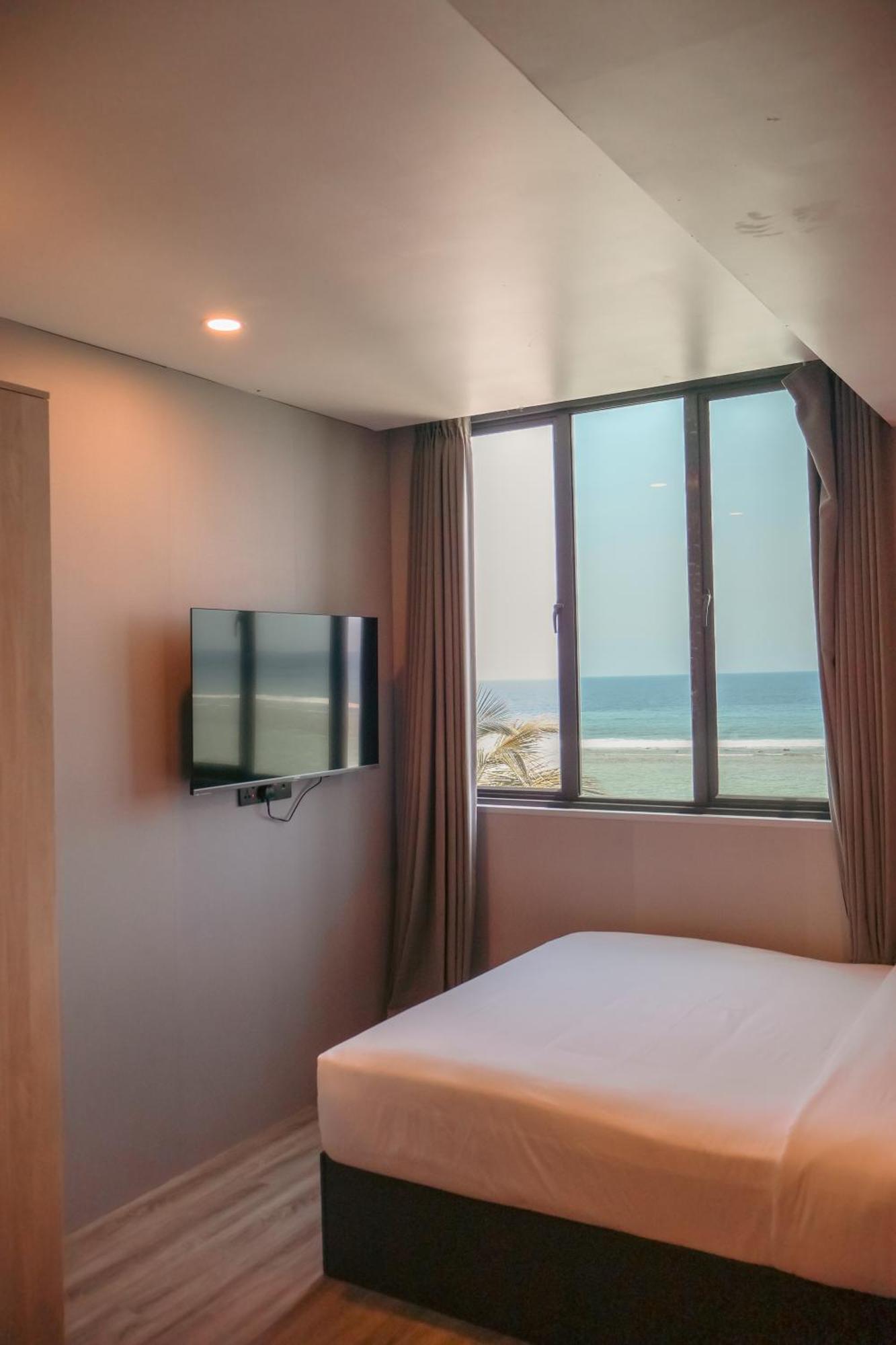 Superior Double Room with Sea View and Free Airport Transfer,1565171350:JPEG