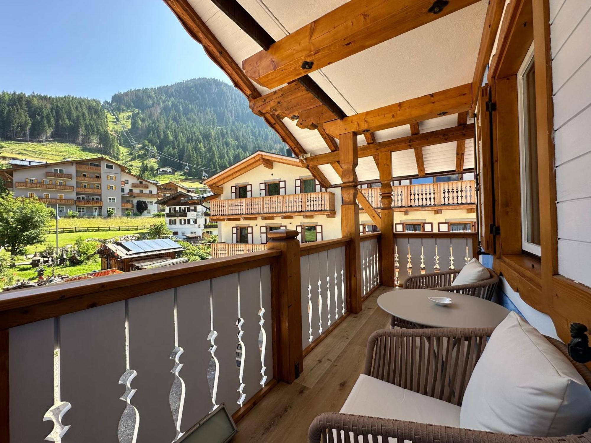 Deluxe Double Room Balcony,1743159921:JPEG