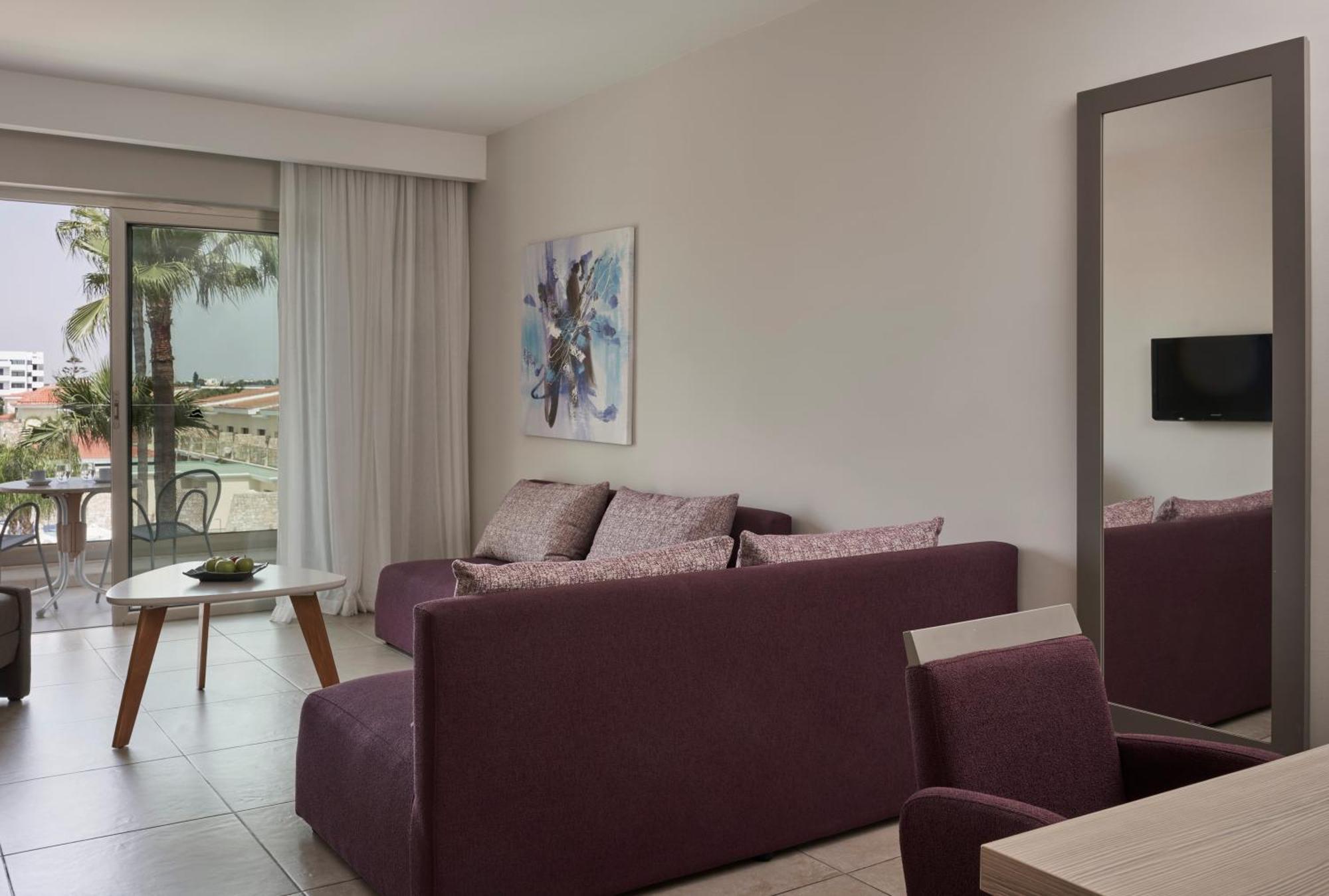 Familiensuite mit 1 Schlafzimmer und Blick ins Landesinnere