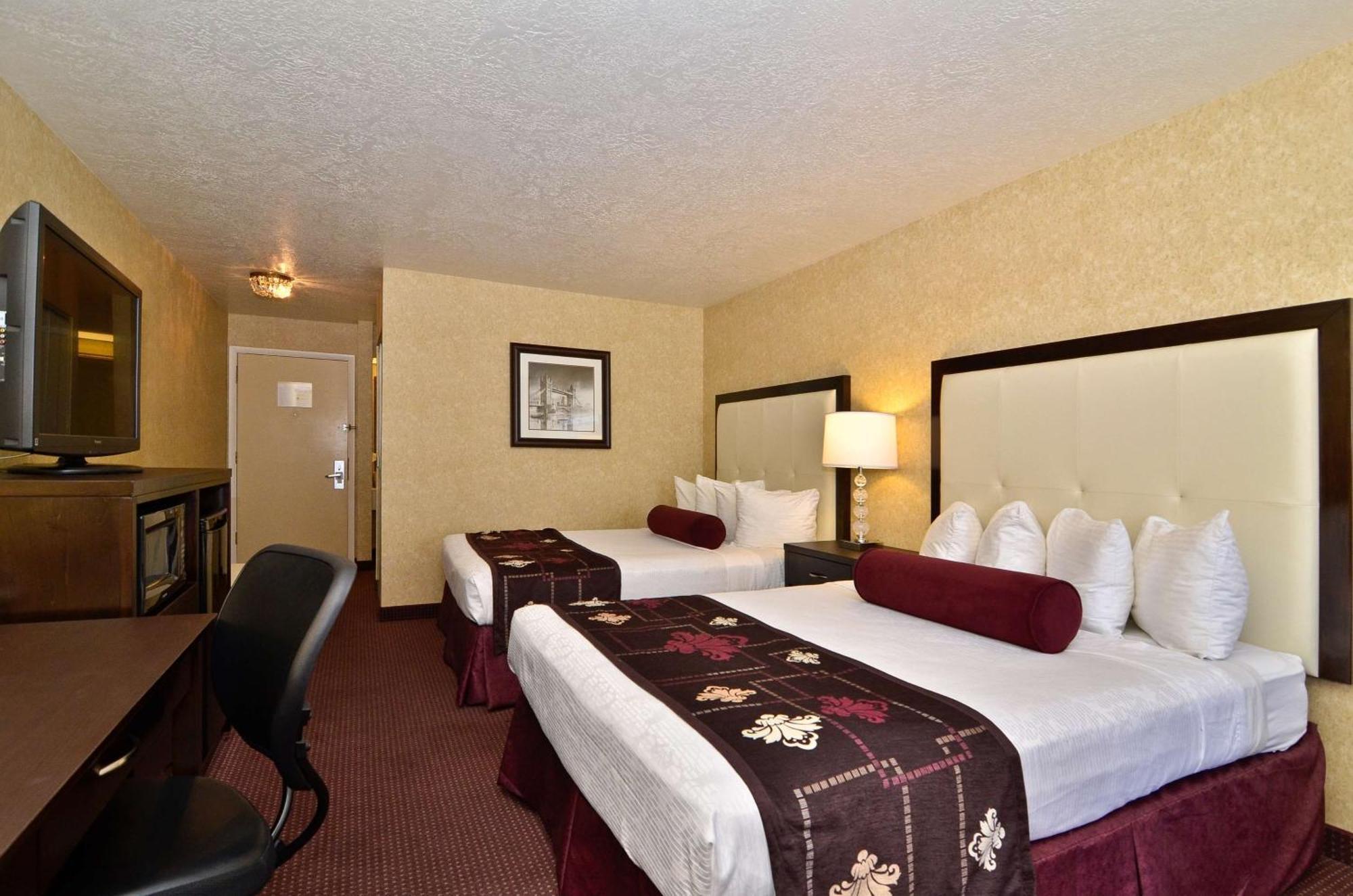 Queen Room Two Queen Beds Balcony Non-Smoking