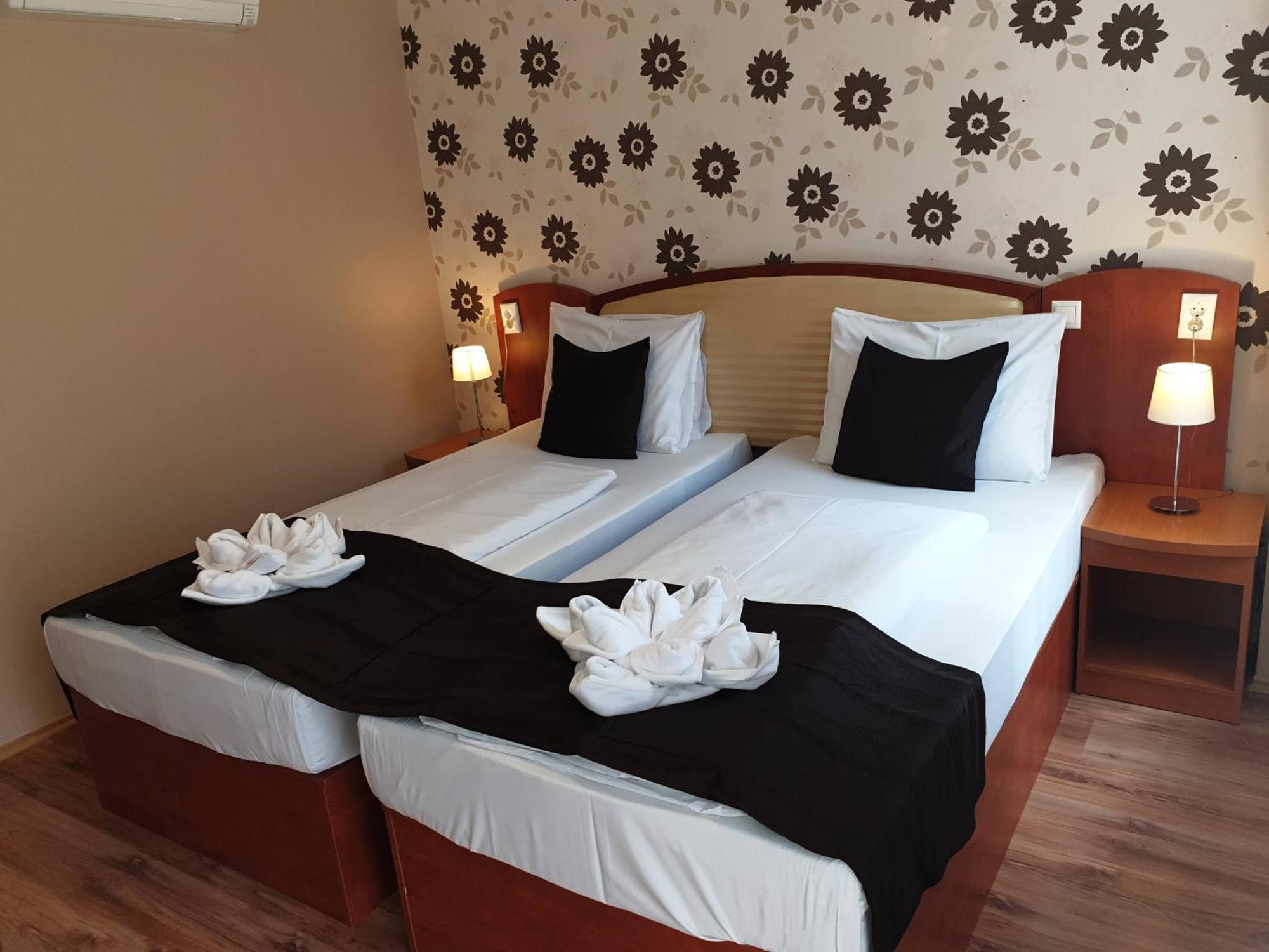 Deluxe Double Room Kitchenette