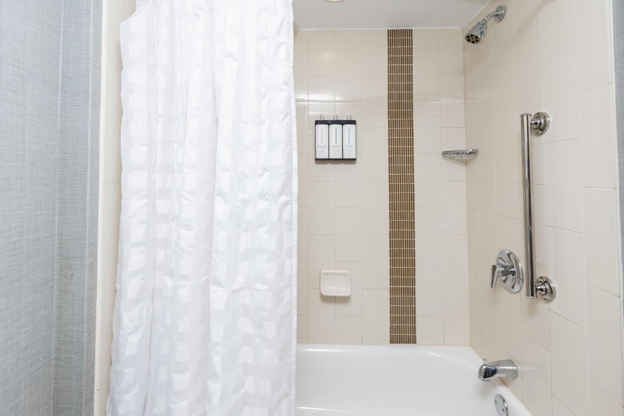 Specialty King Room with Bath Tub