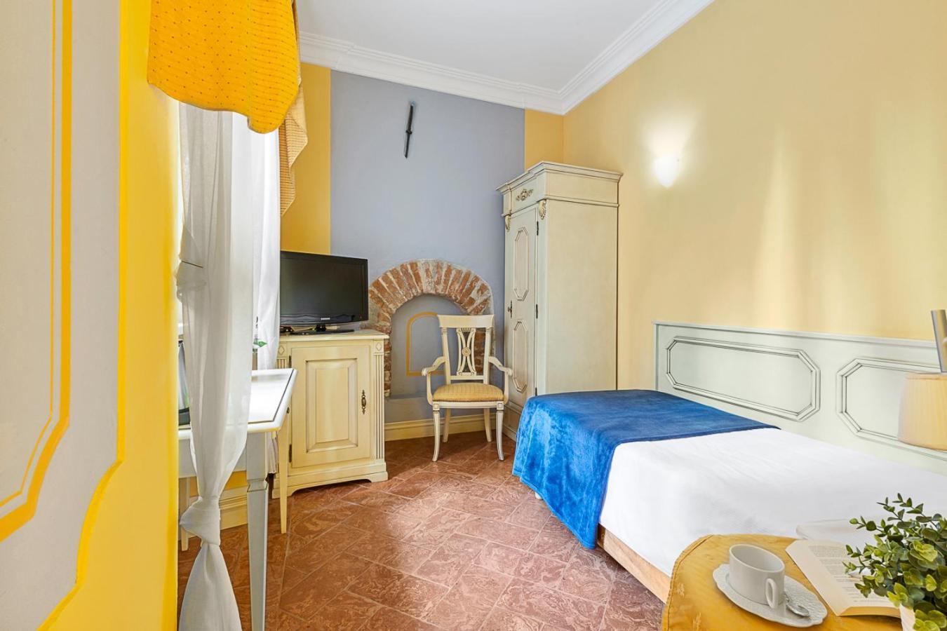 Single Room