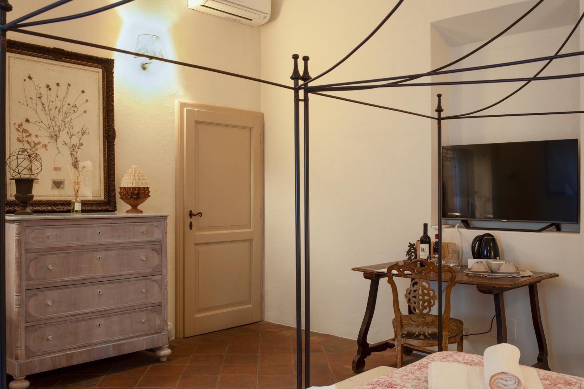 Double Room,1598567924:JPEG