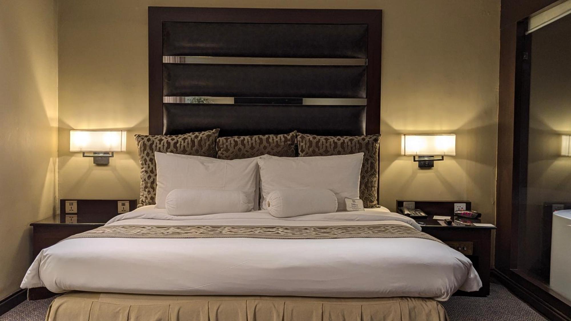 Suite Executive lounge access Suite 1 King