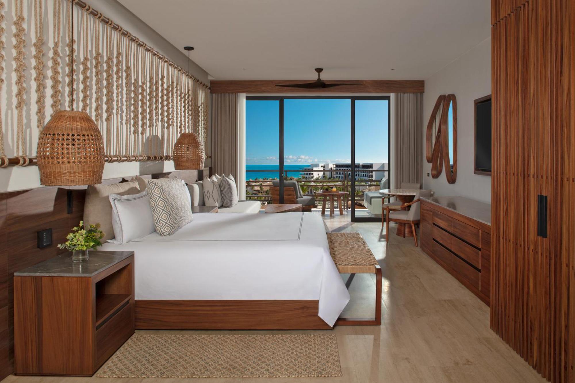 Junior Suite Ocean View King