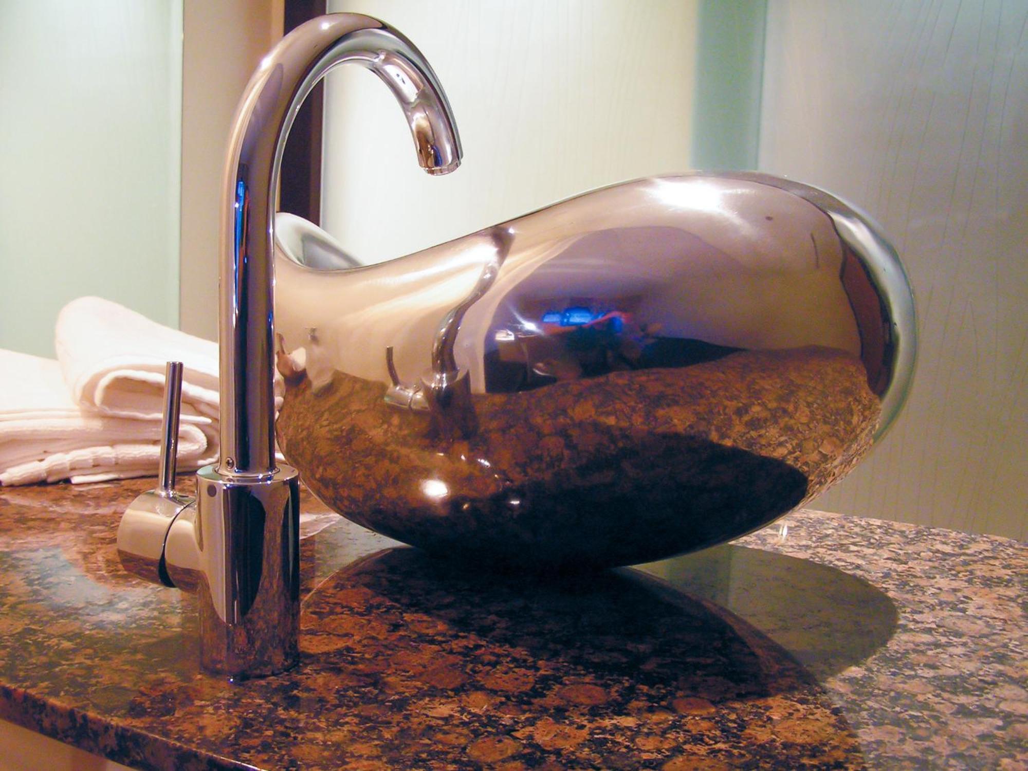 east Signature,1610215100:JPEG