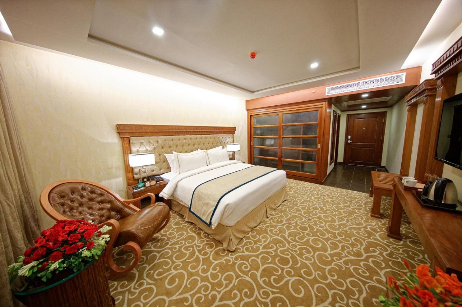 Deluxe King Room
