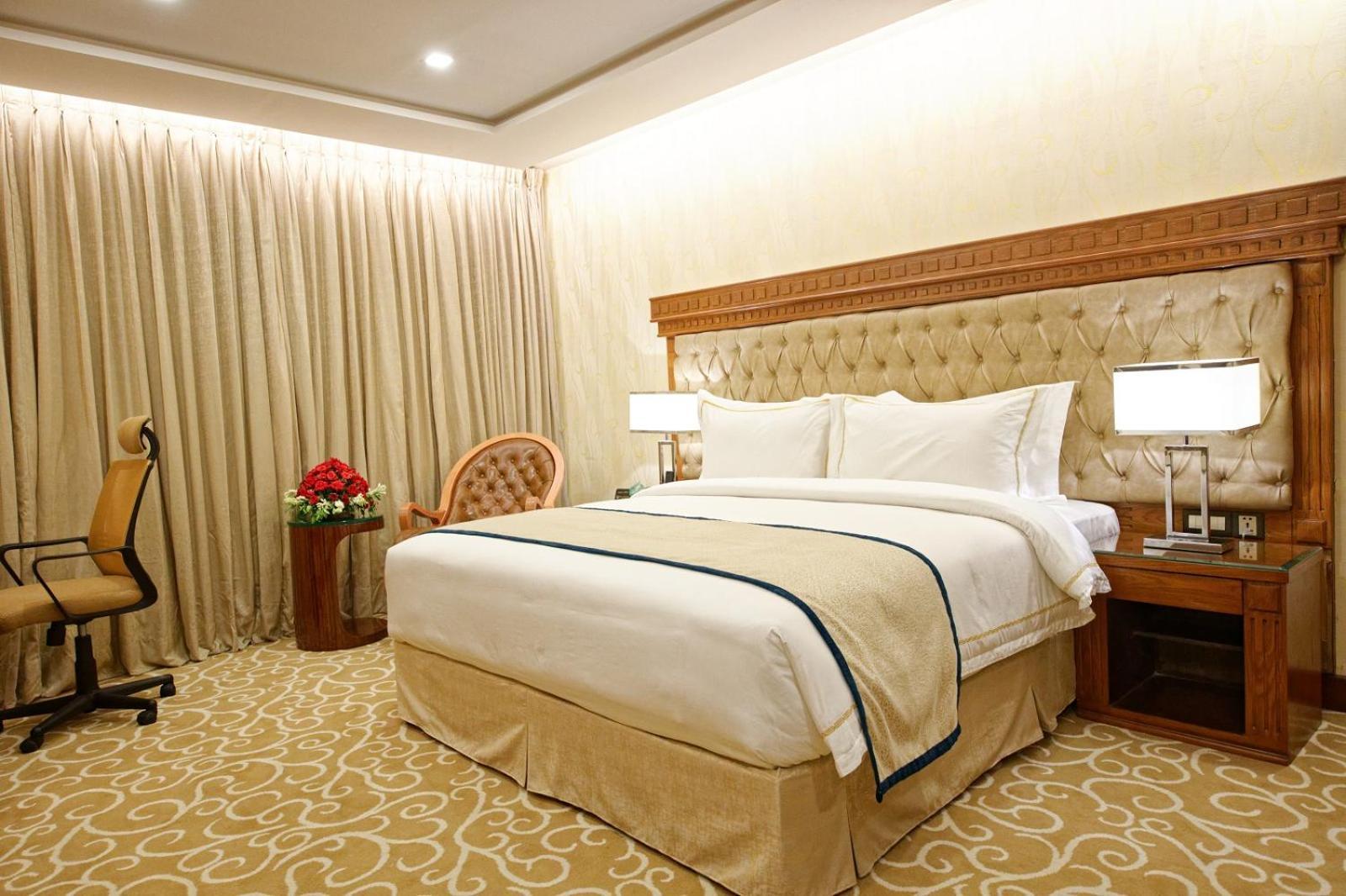 Deluxe King Room