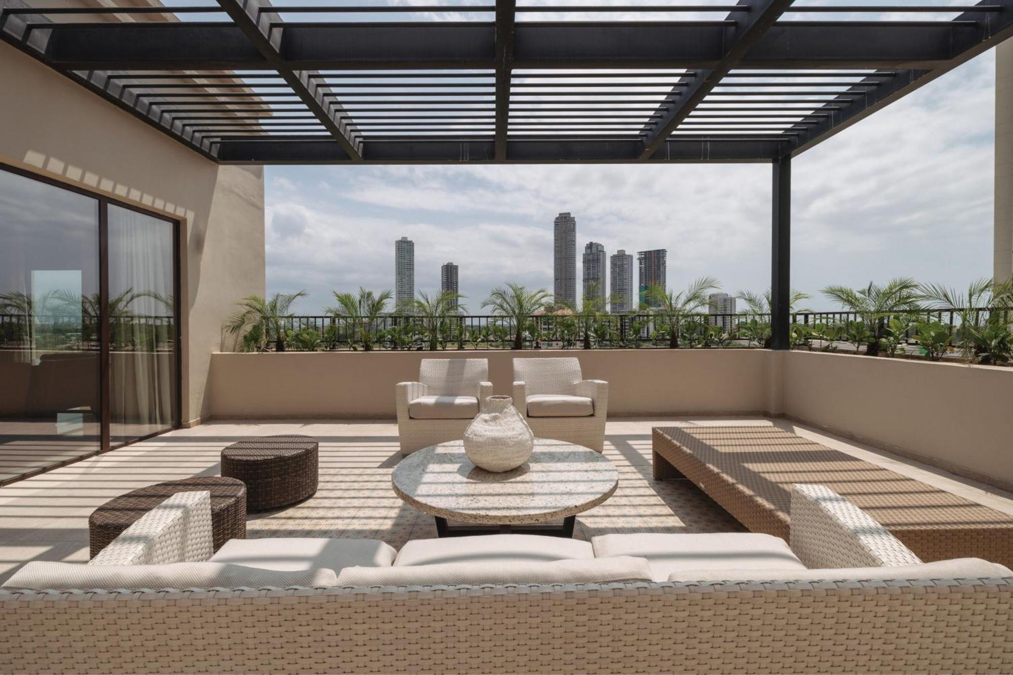 One-Bedroom Master Suite Golf View Terrace