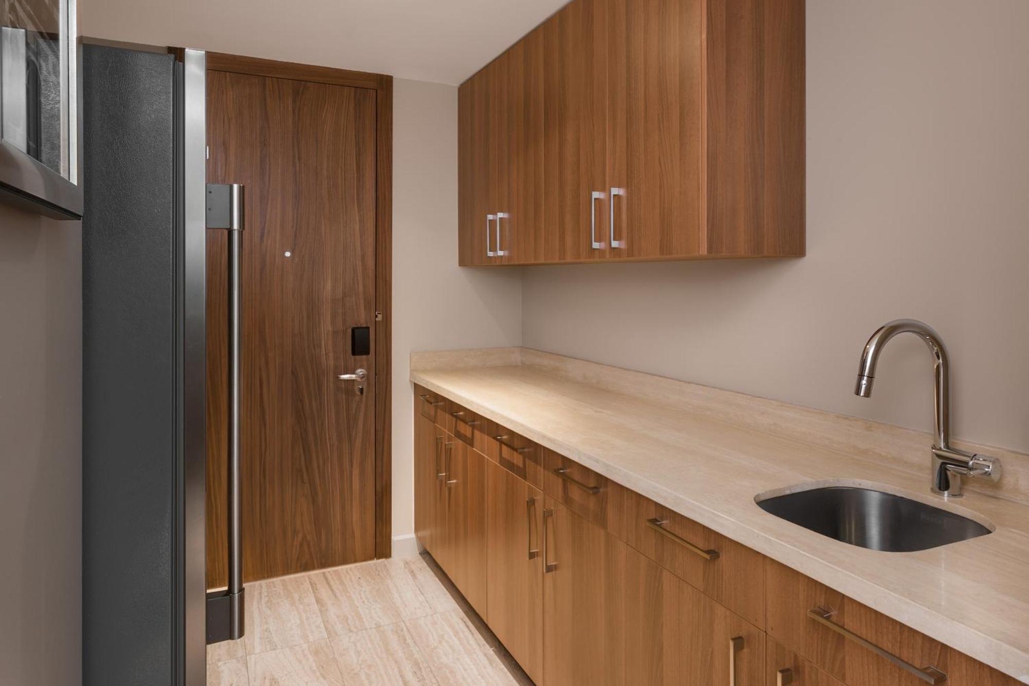 One-Bedroom Master Suite Golf View Terrace