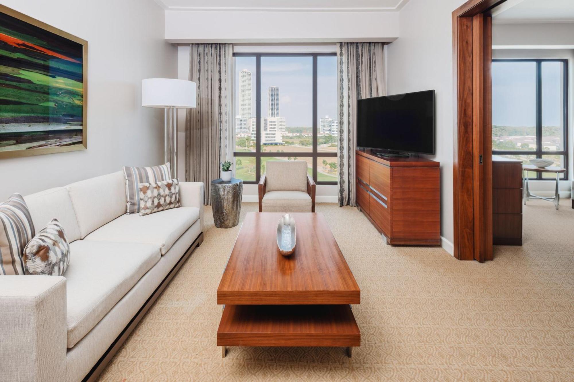 Executive Suite Executive Suite 1 King Golf view