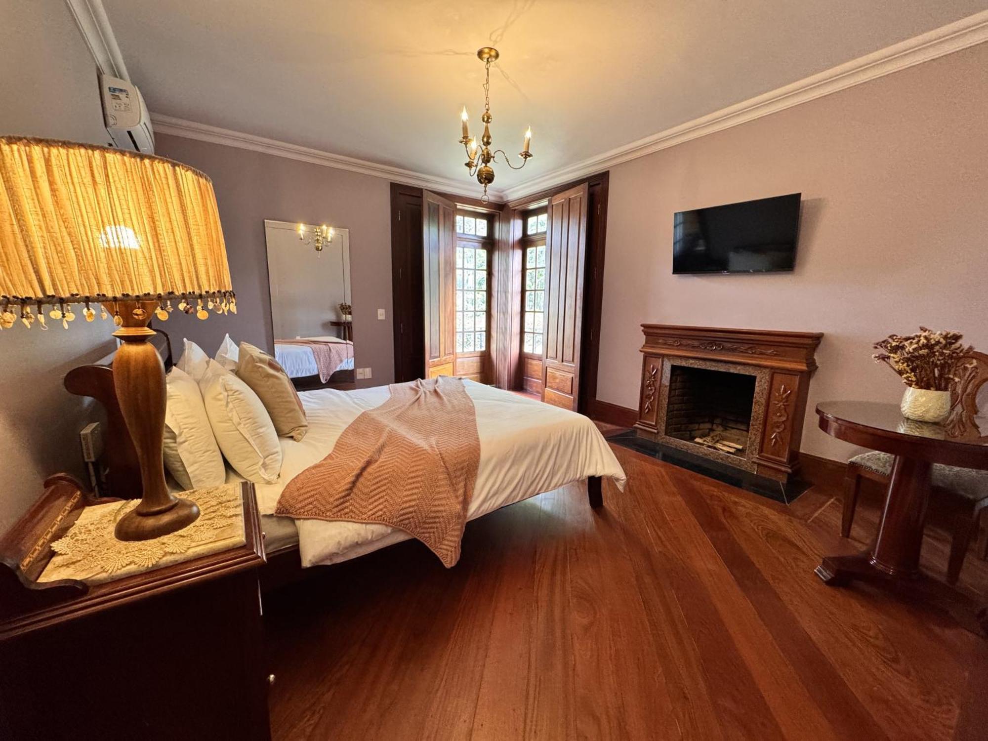 Deluxe Double Room with Bath,1618824717:JPEG