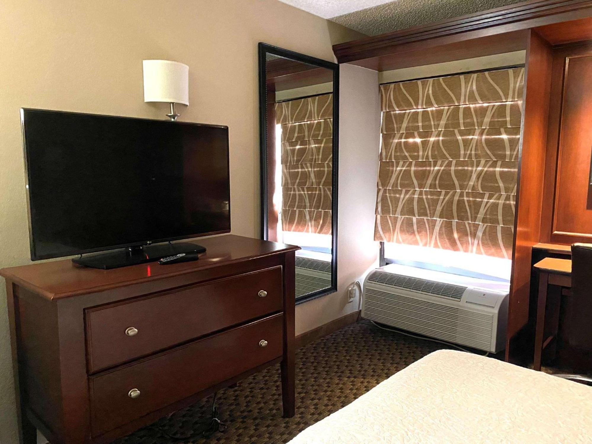 Double Room with Bath Tub - Non-Smoking