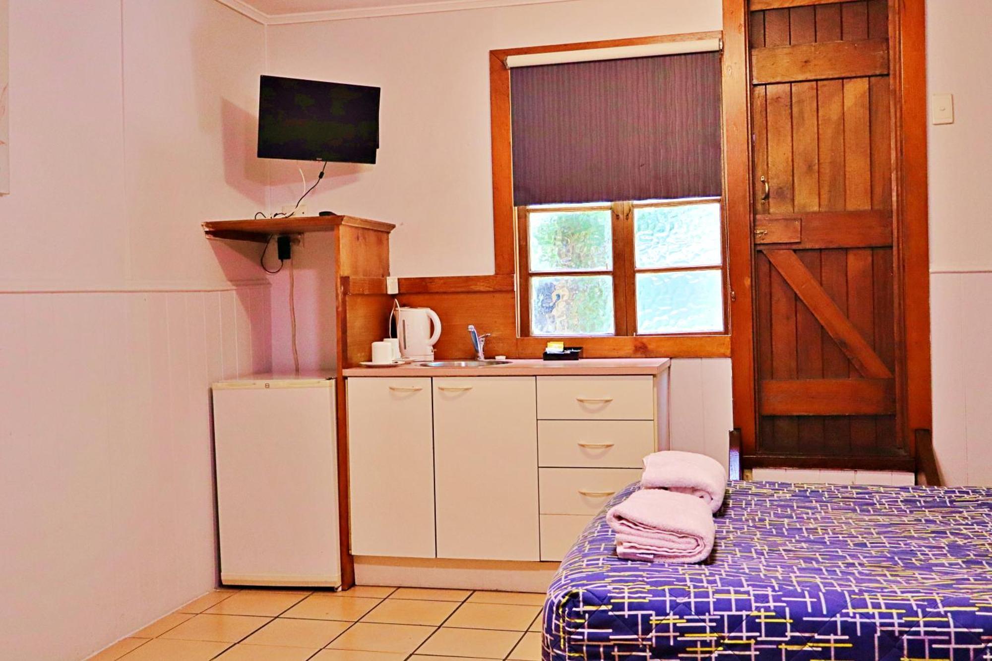 Habitación Doble Básica con baño compartido