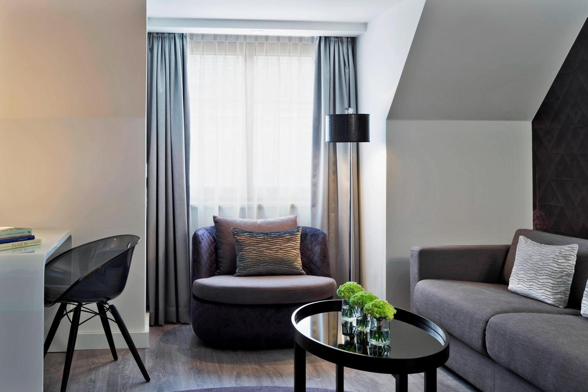 One-Bedroom Premium King Suite with Sofa Bed,1632211820:JPEG