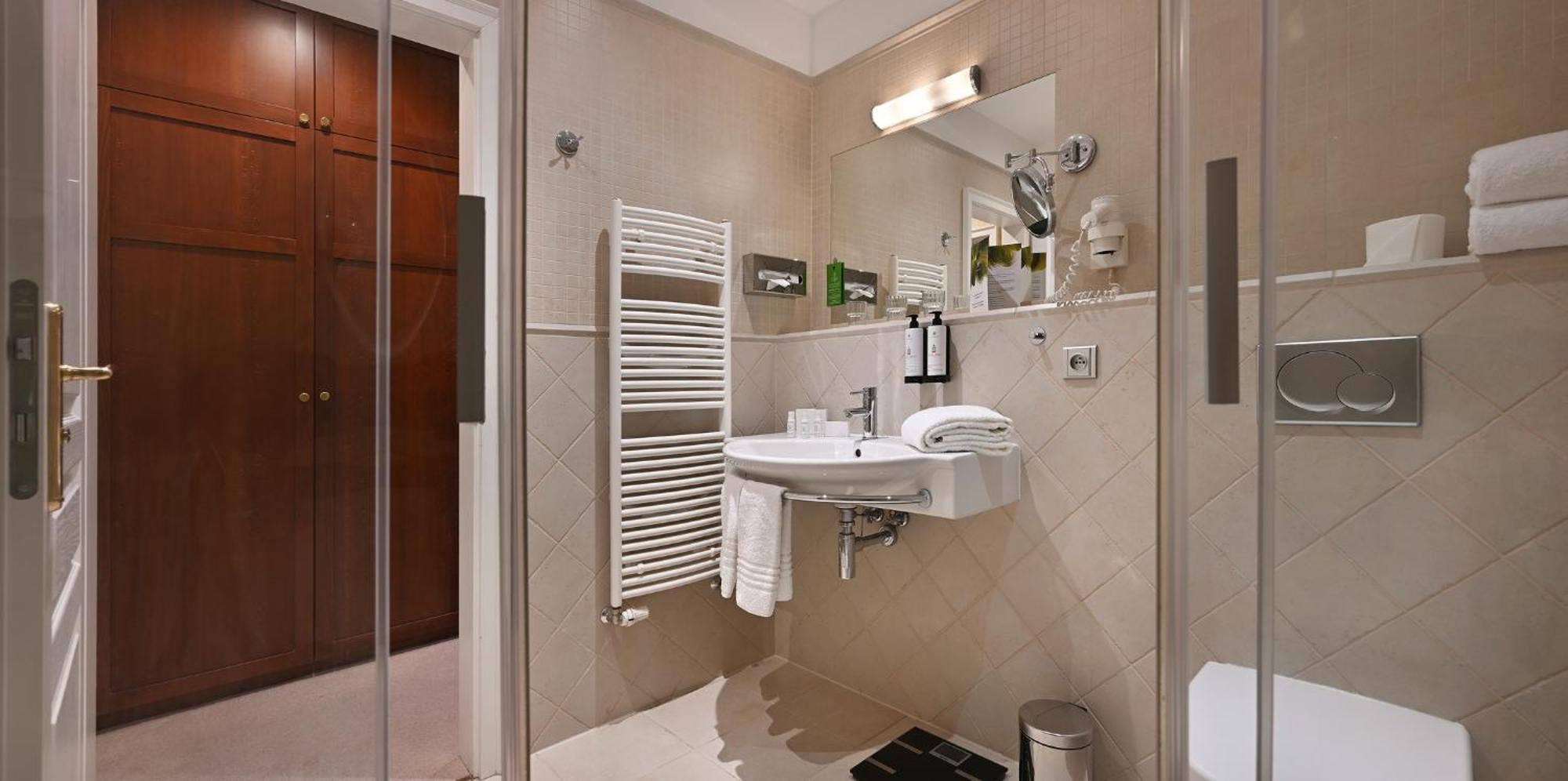 Habitación Doble Estándar con cama supletoria