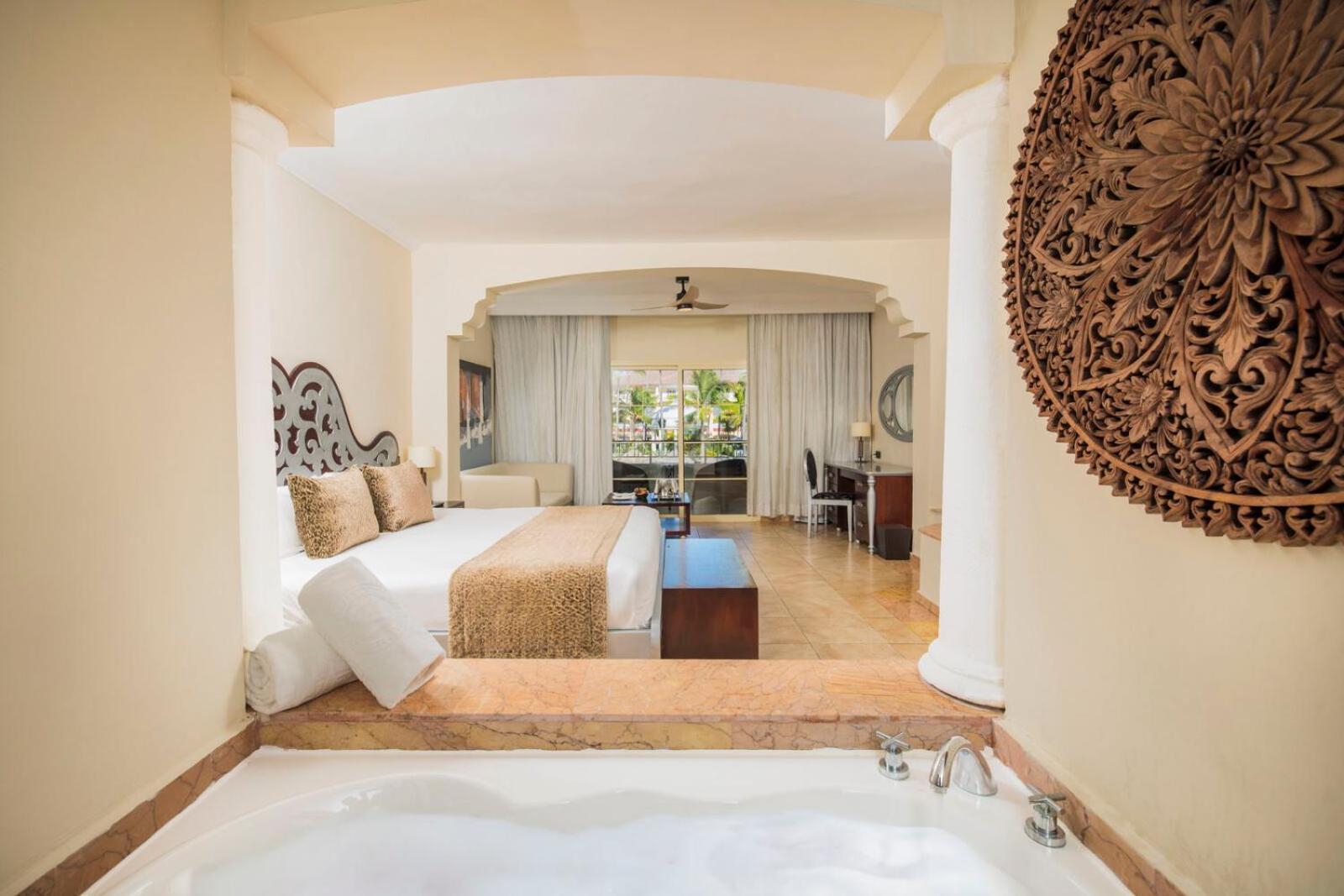 Suite Júnior com Banheira de Hidromassagem e Acesso Wi-Fi Gratuito