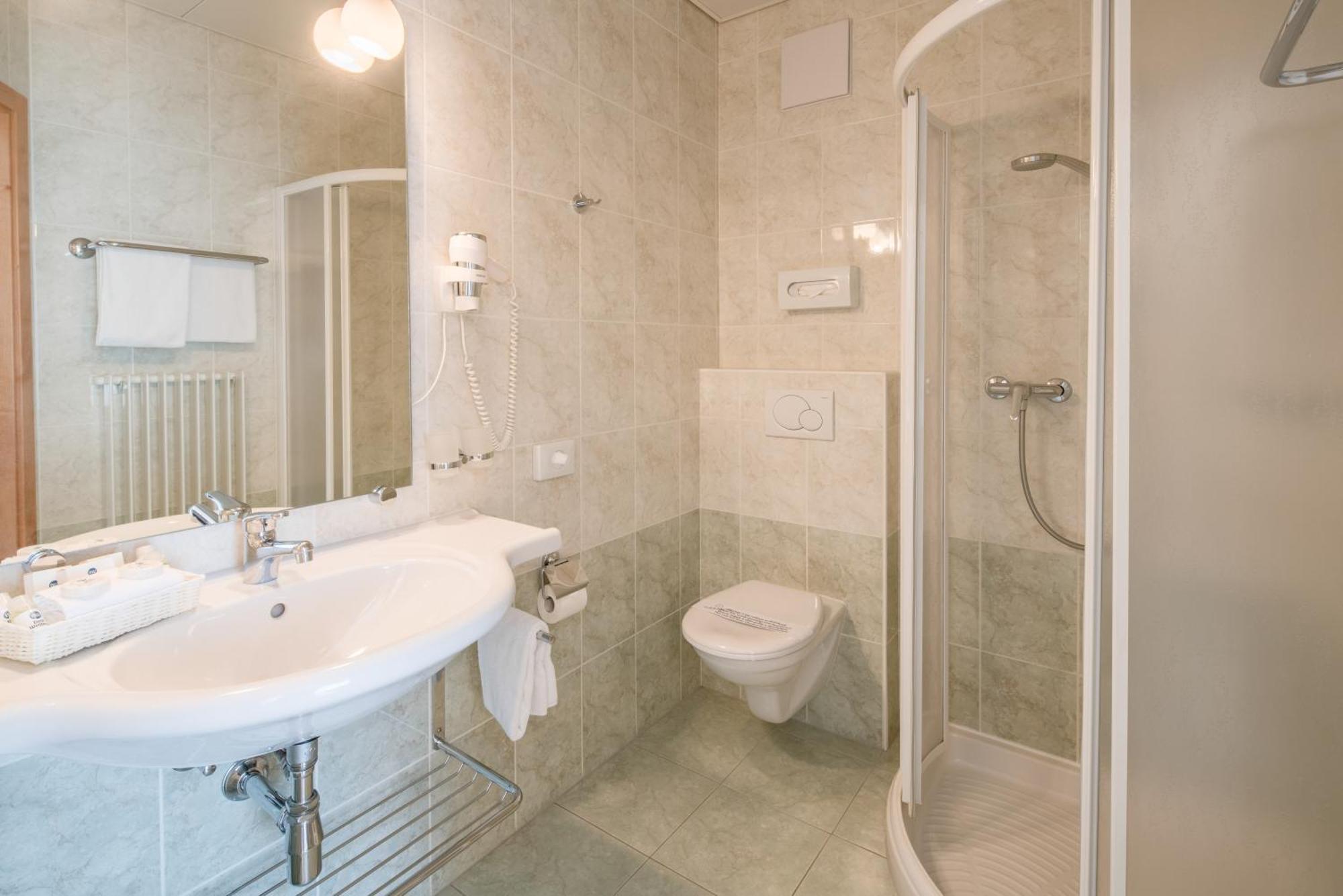 Executive Zweibettzimmer mit Balkon