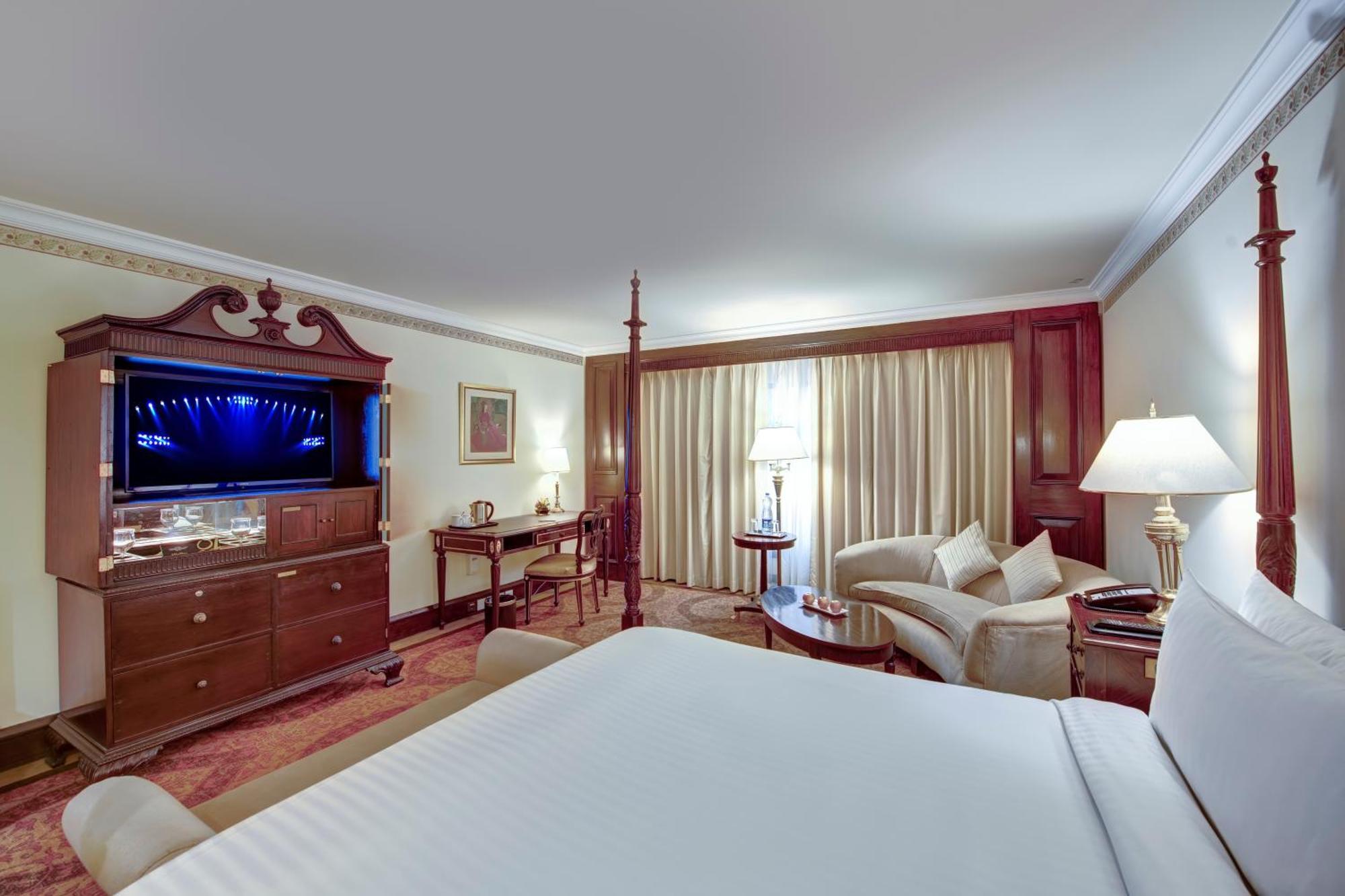 Standard Queen Room