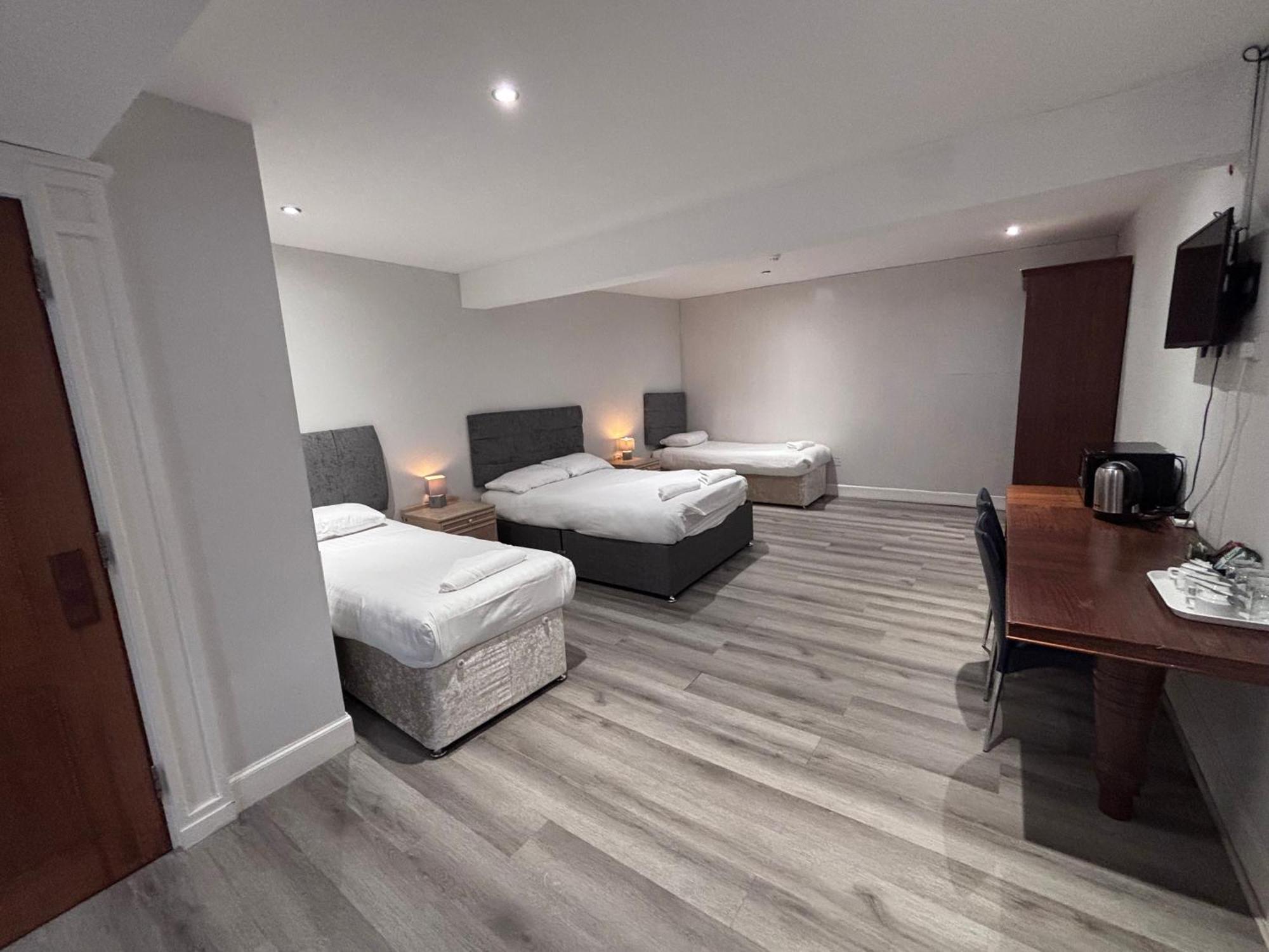 Classic Quadruple Room