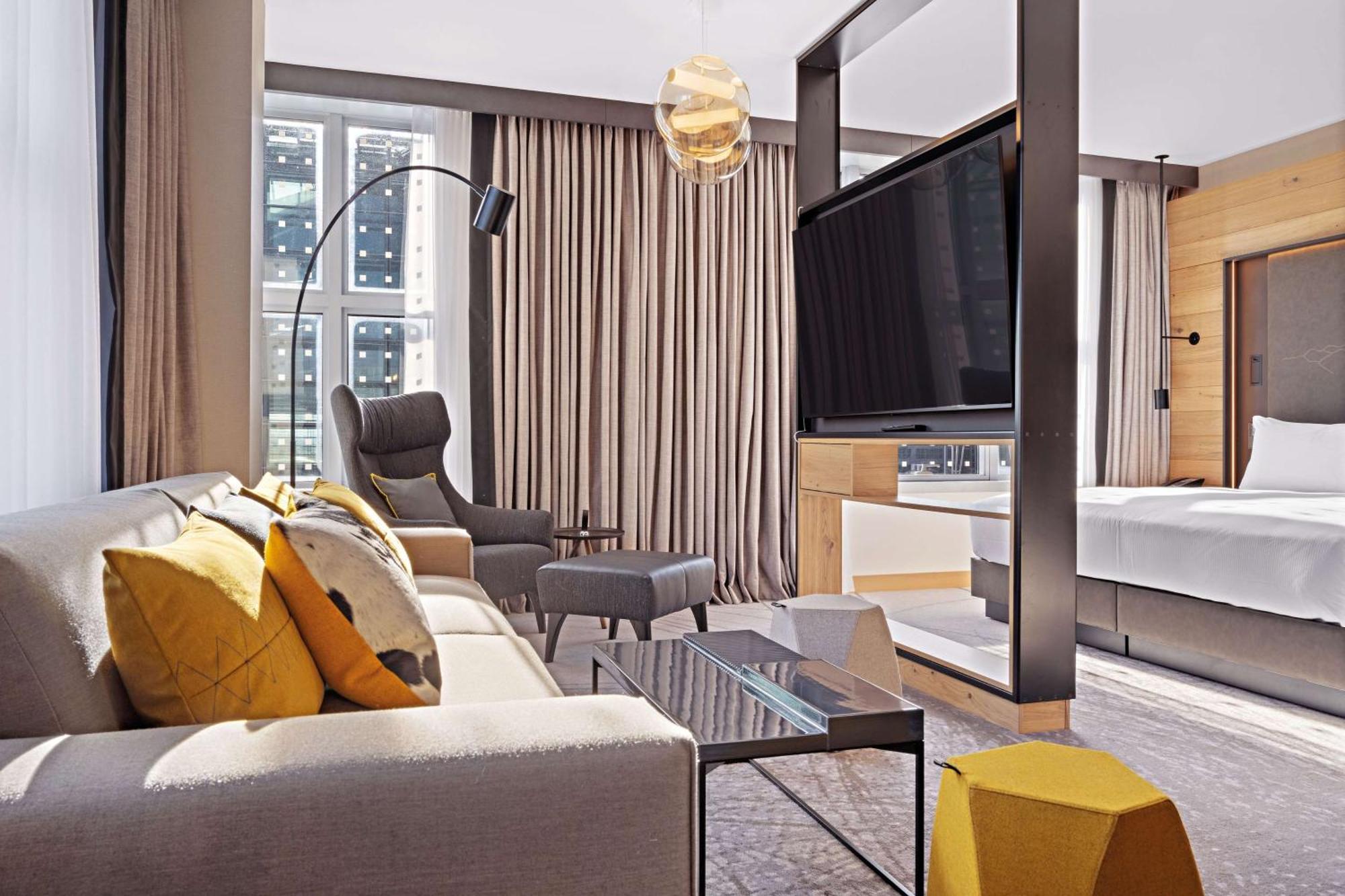 Executive King Suite,1657134453:JPEG