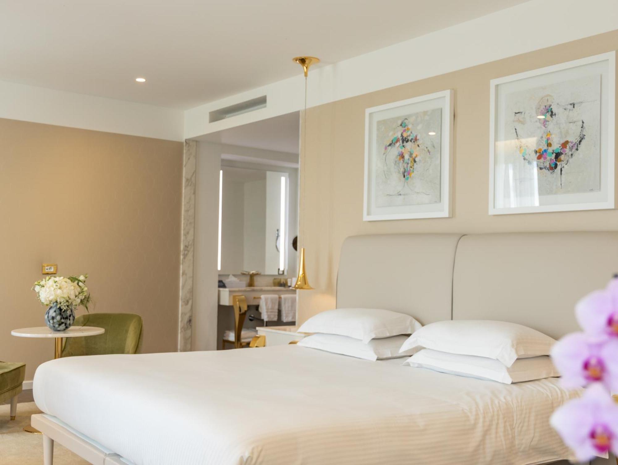 Junior Suite with River View with Free access to Spa