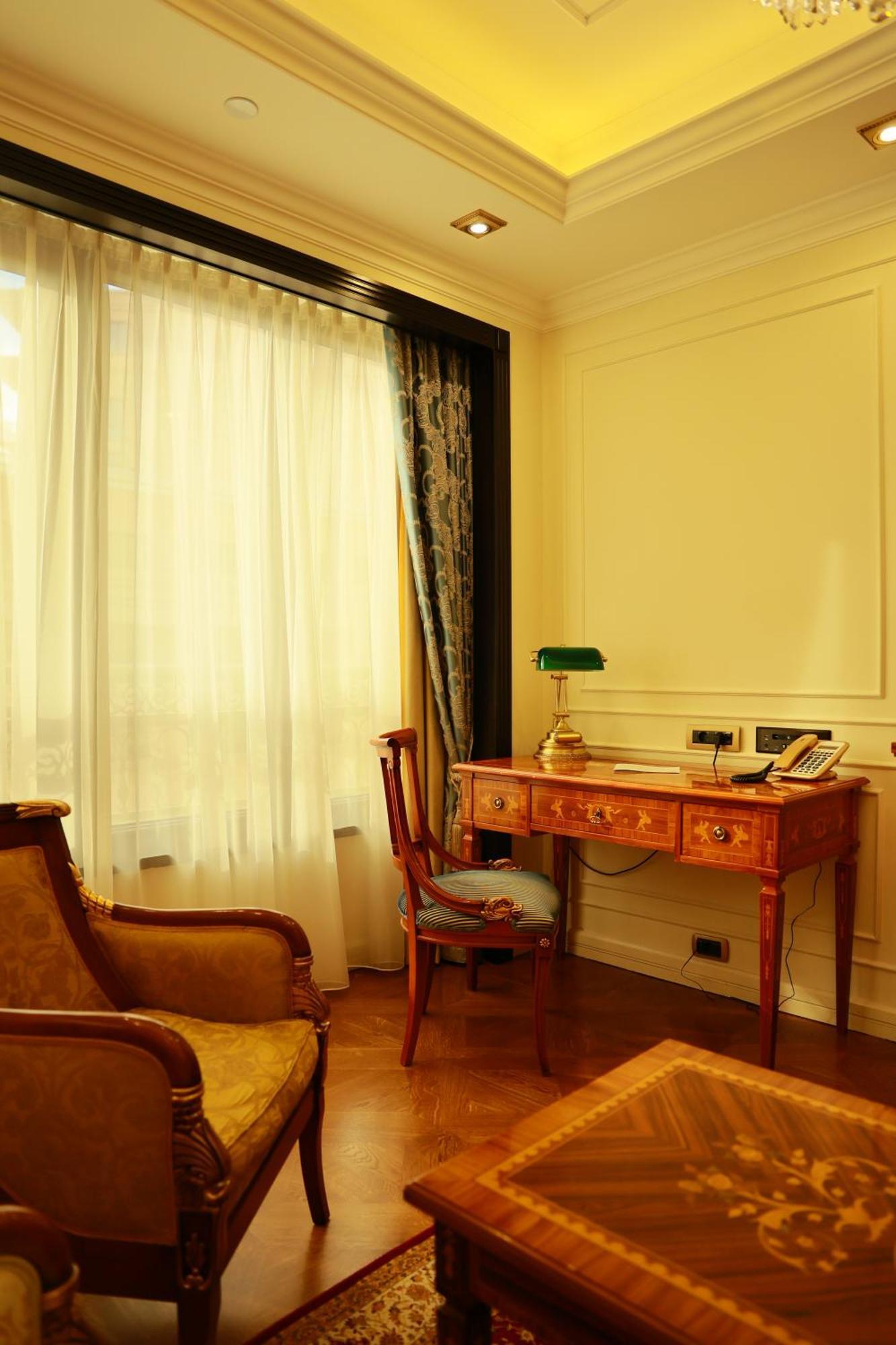 Signature Suite