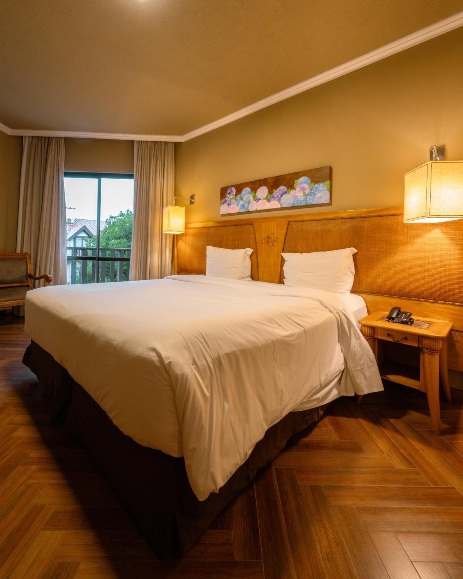 Premier Room with Balcony,1662980891:JPEG