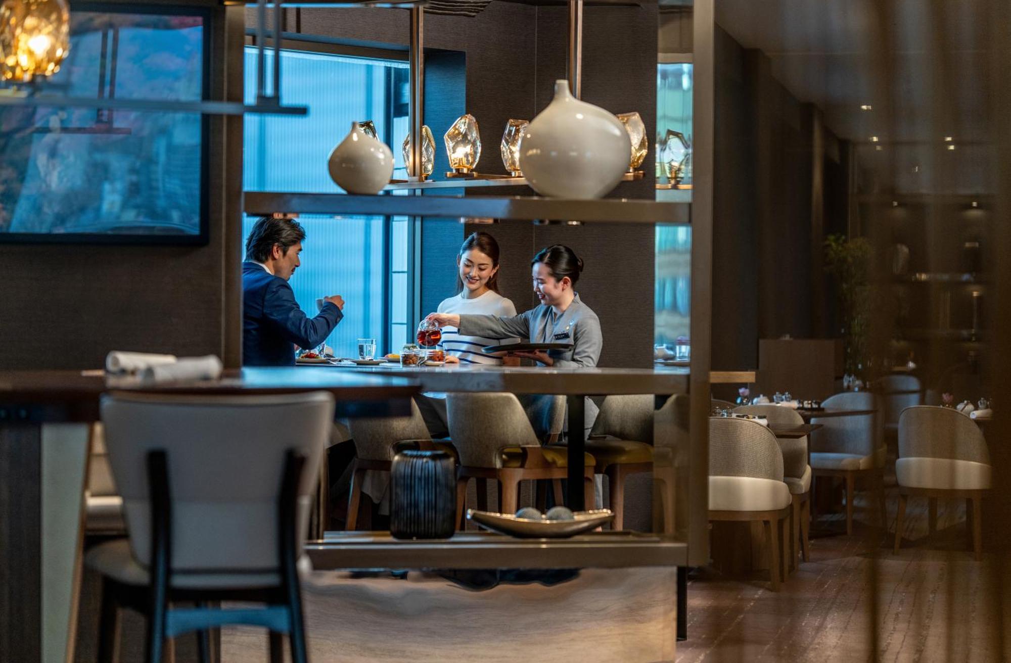 Classic King Room - Club Lounge Access