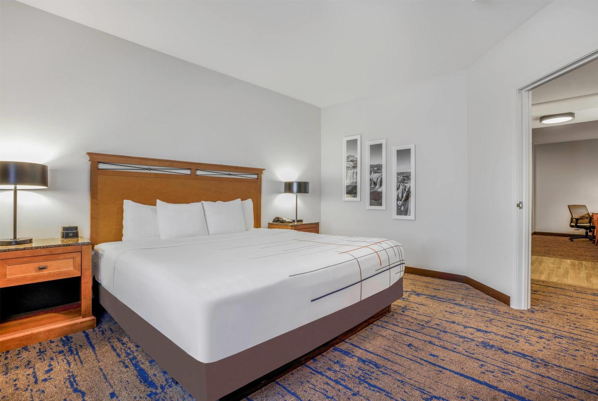 Two-Bedroom Suite with Two King Beds - Non-Smoking,1685077955:JPEG