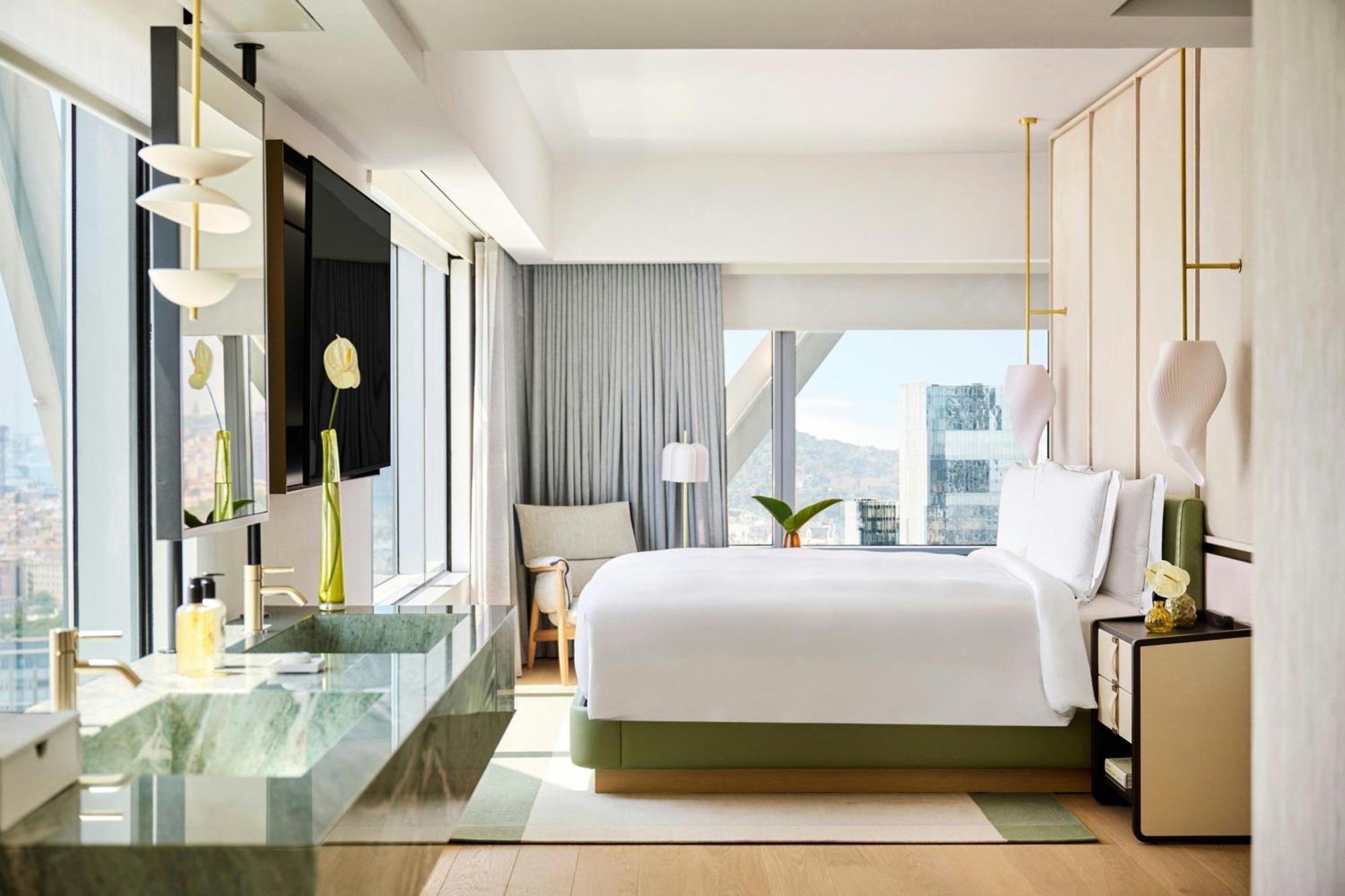 Skyline One-Bedroom King Suite with City View,1688811084:JPEG