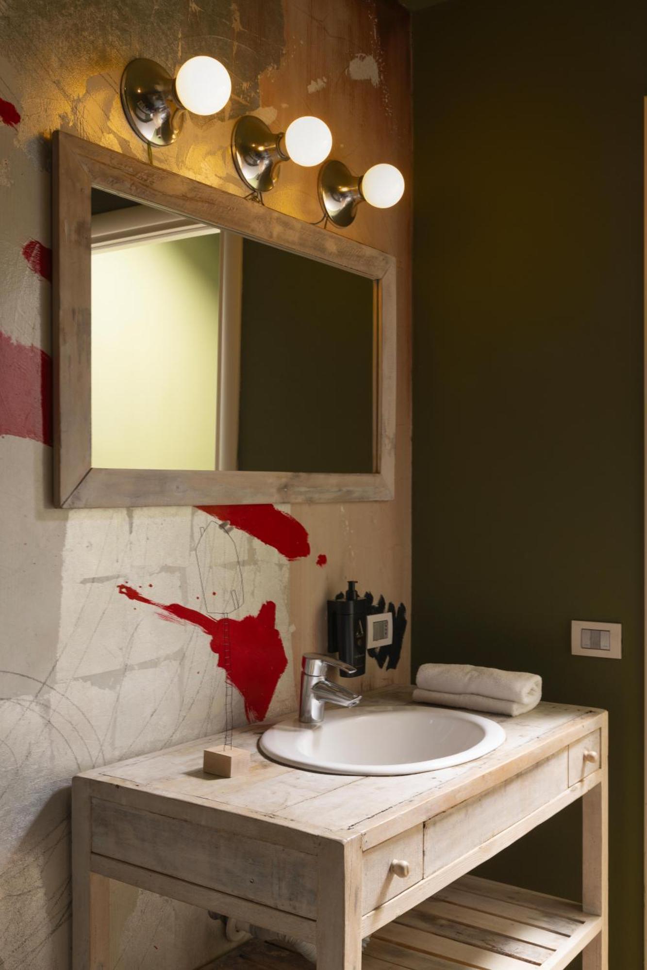 Superior Family Room,1697852911:JPEG