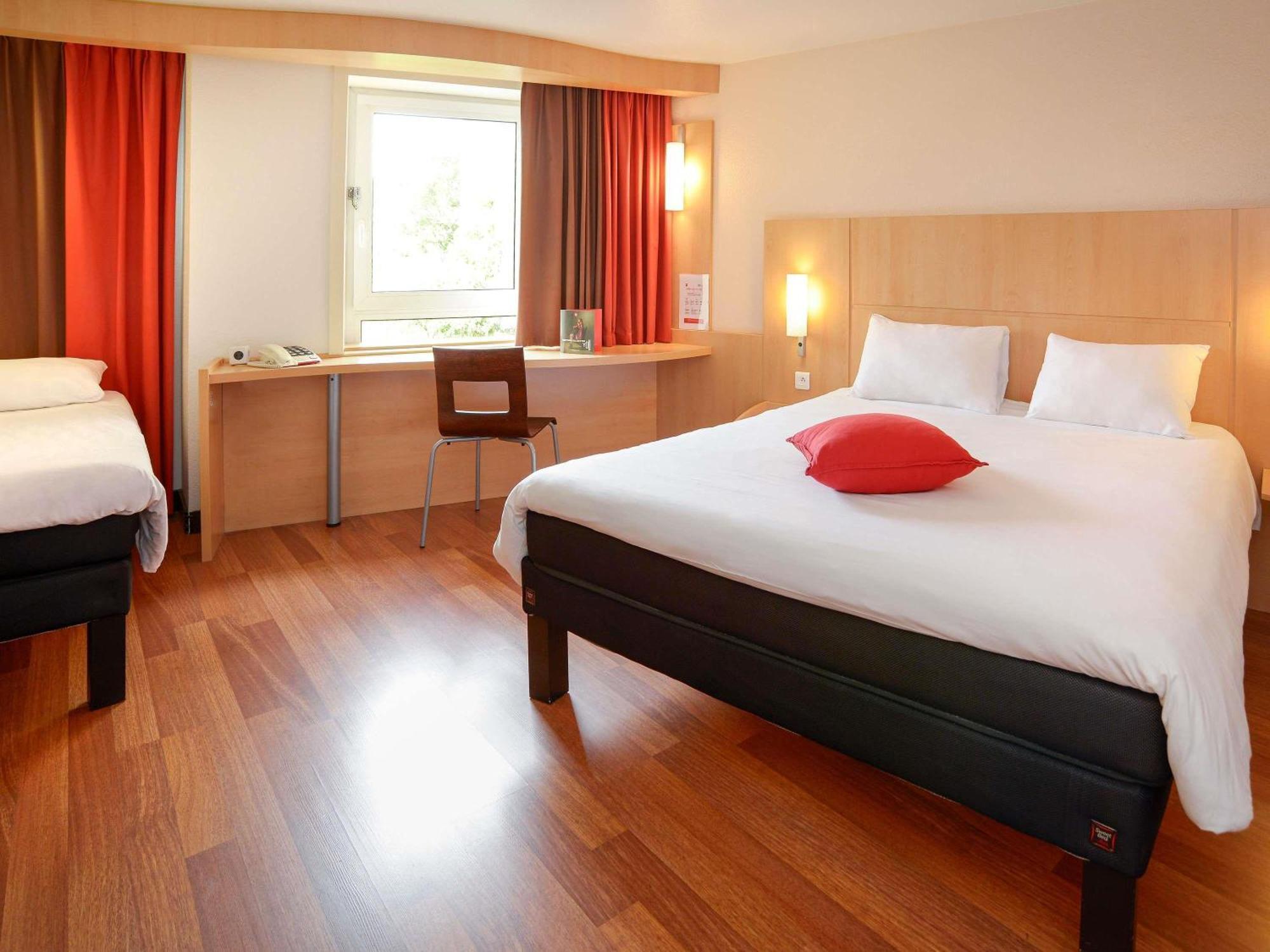 Standard Room with One Double Bed and One Single Bed - Mobility Access