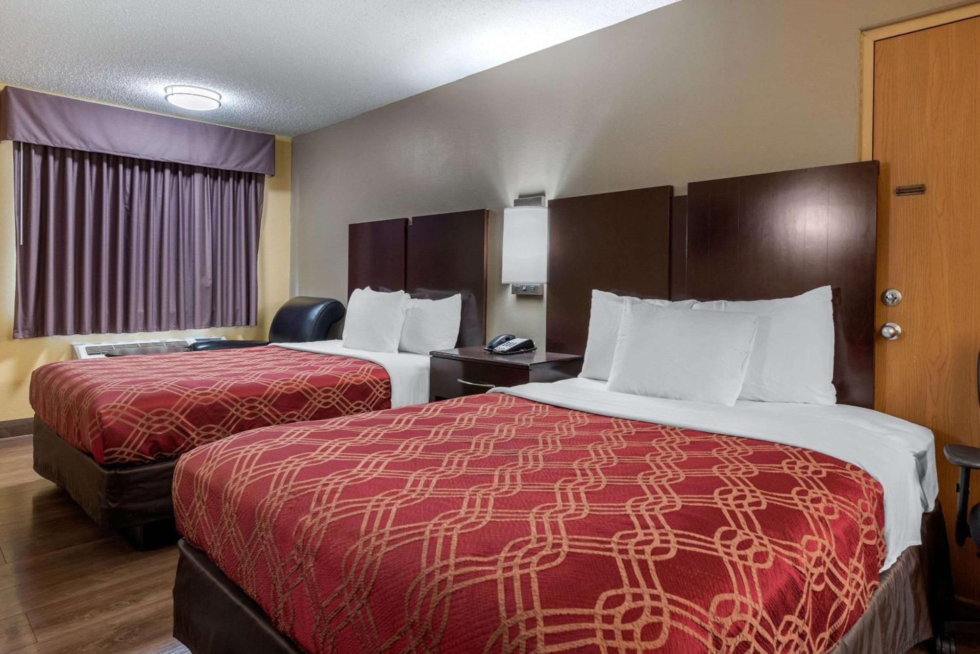 Queen Suite Two Queen Beds Non-Smoking or Upper floor