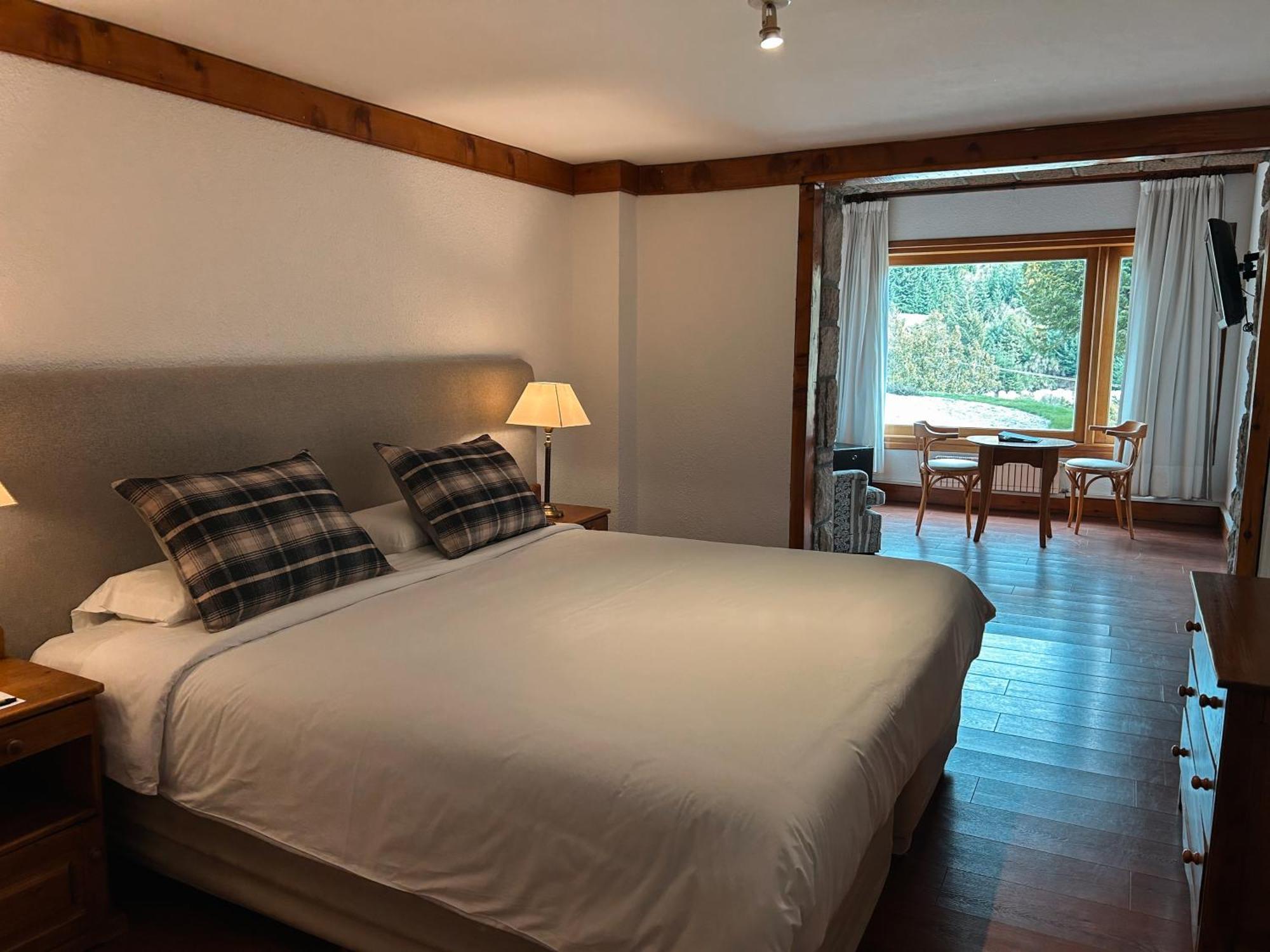 Double Room with Mountain View