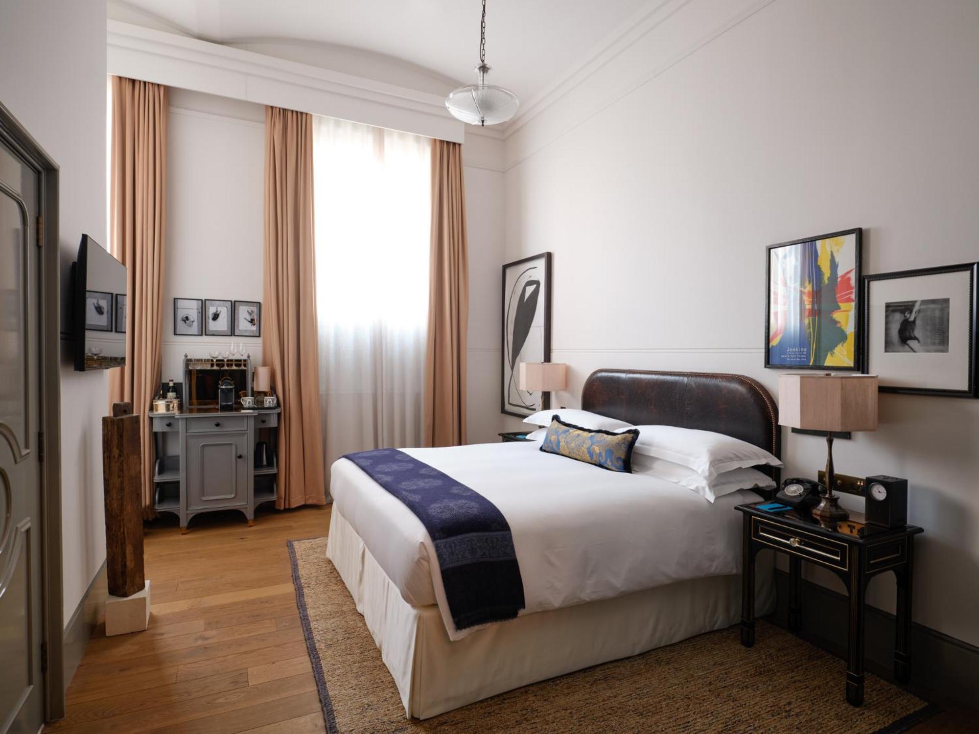 Classic King Room Accessible