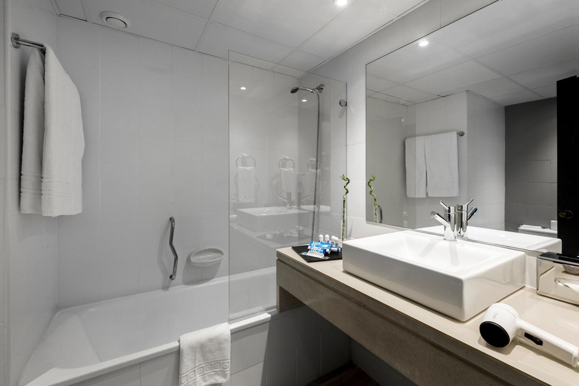 1 Double Bed Deluxe Village View Non-Smoking