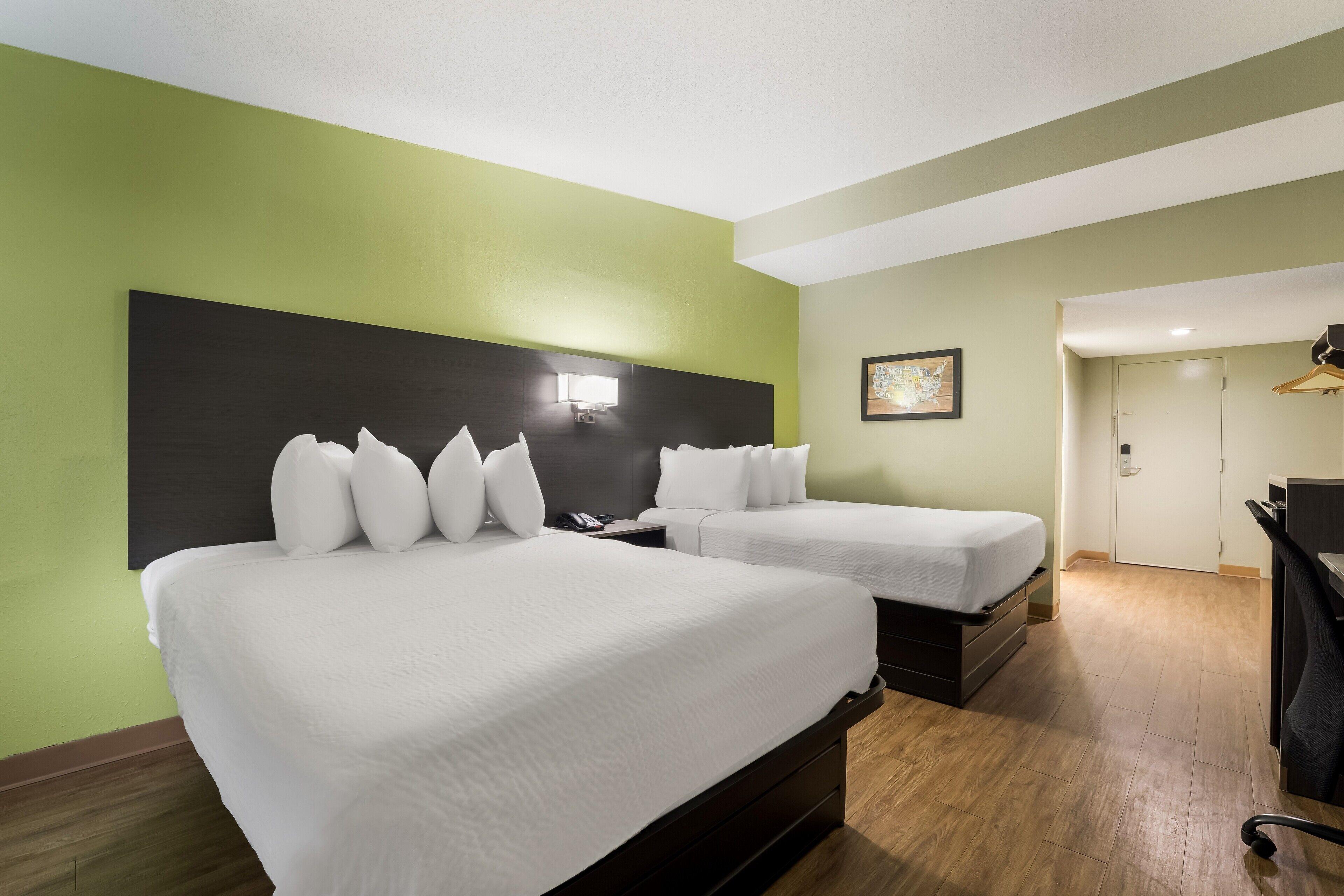 Queen Room with Two Queen Beds - Smoking