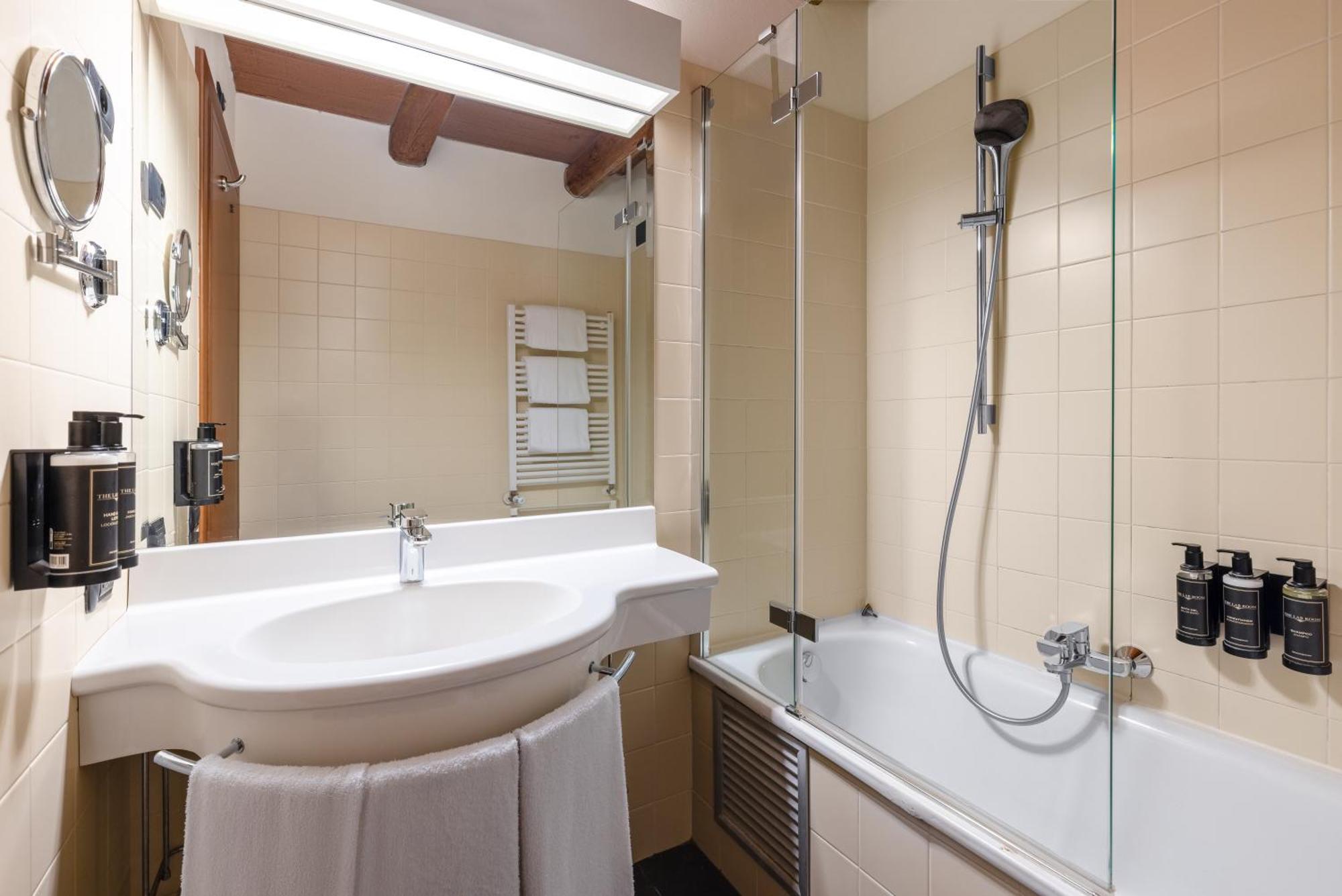 Suite with Canal View,1710583751:JPEG