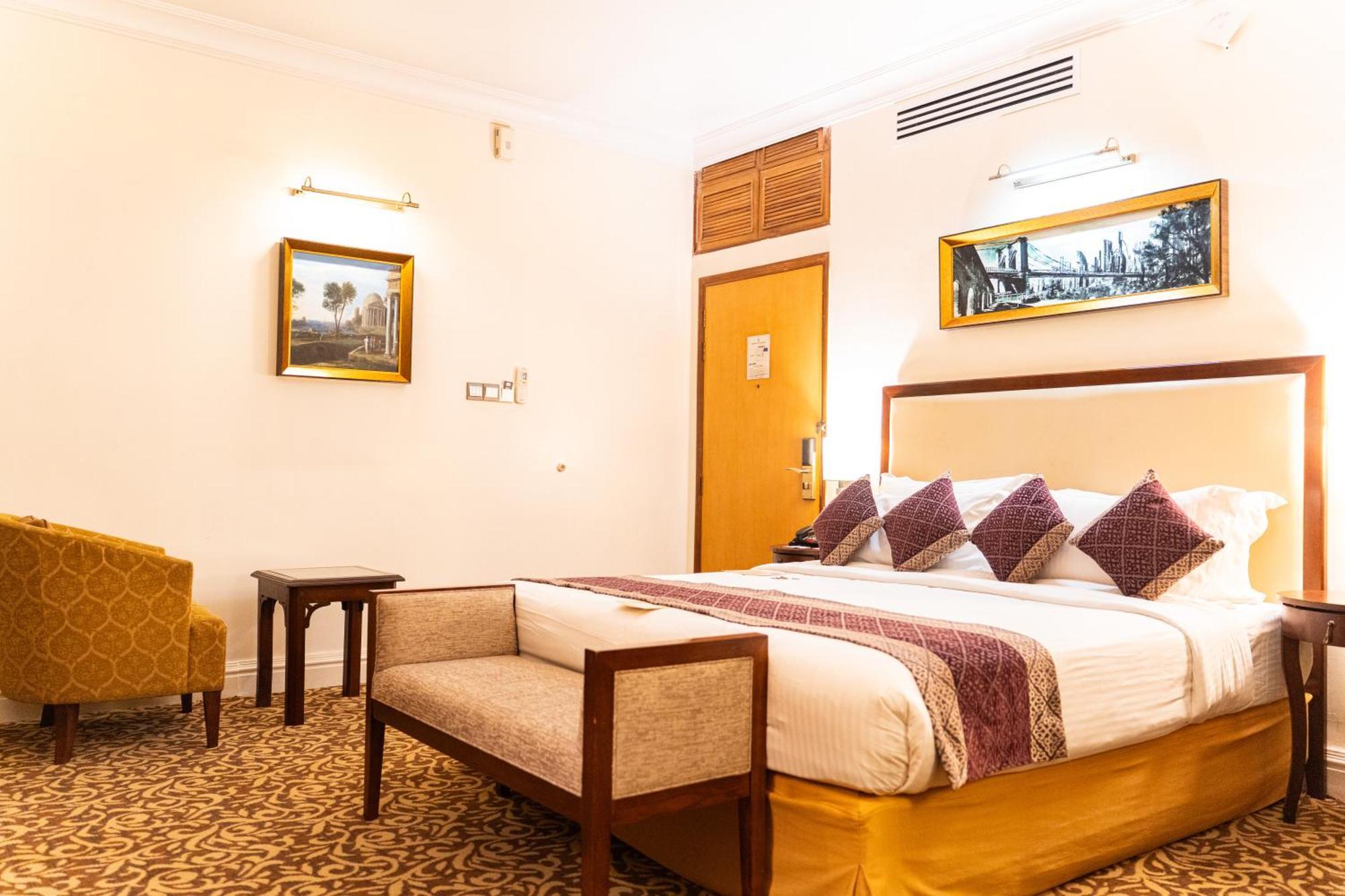 Royal King Room Balcony on Food on Laundry on SPA