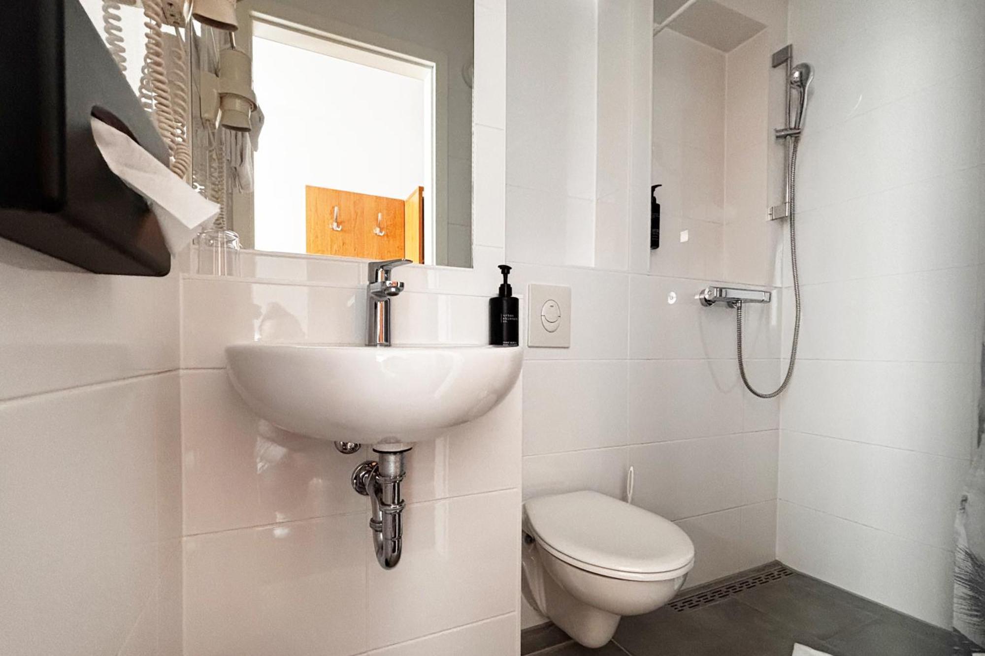 Standard Room,1716994611:JPEG
