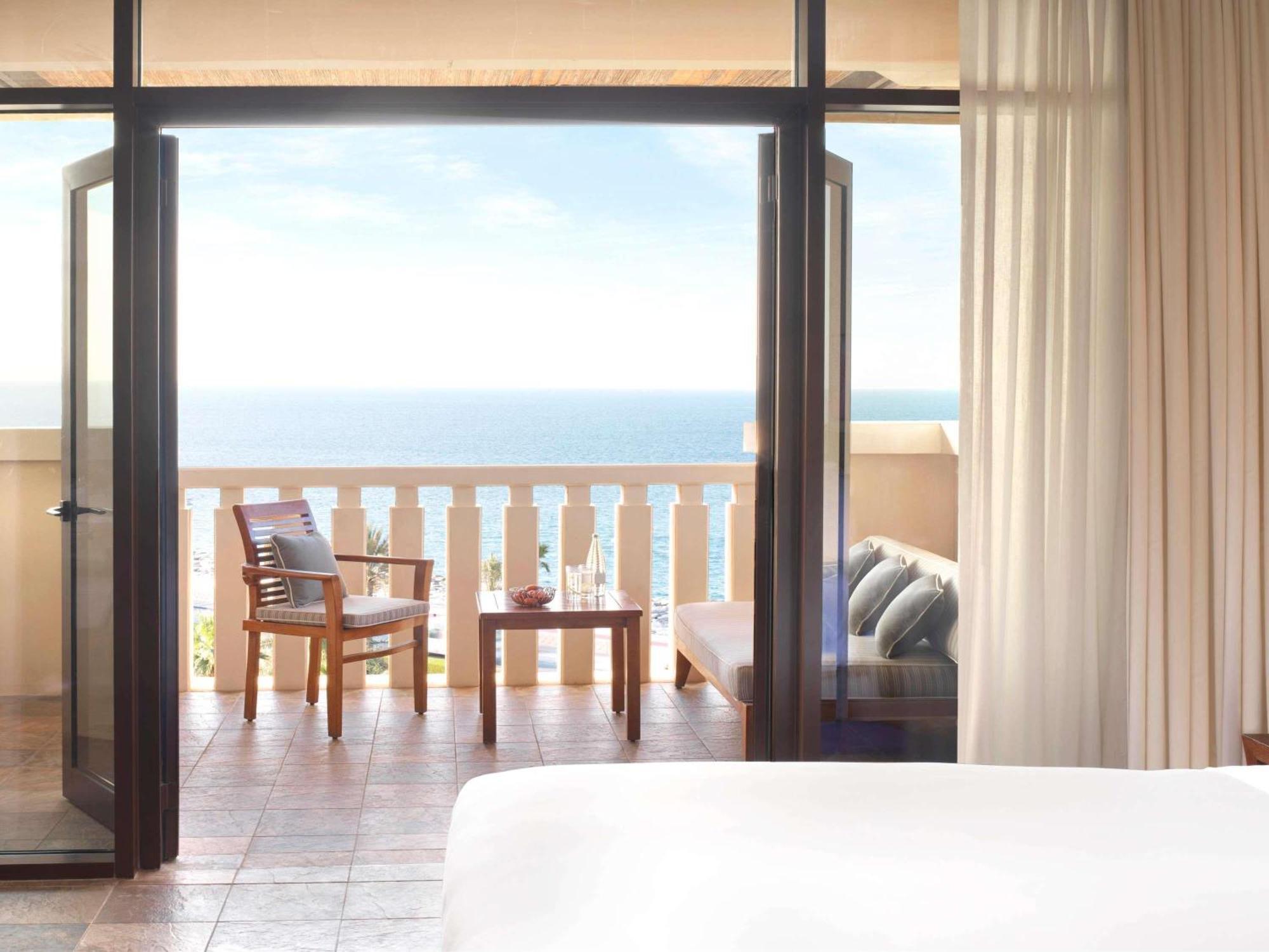 Suite Opera mit zwei Schlafzimmern, zwei Kingsize-Betten und Meerblick – Zugang zum Club