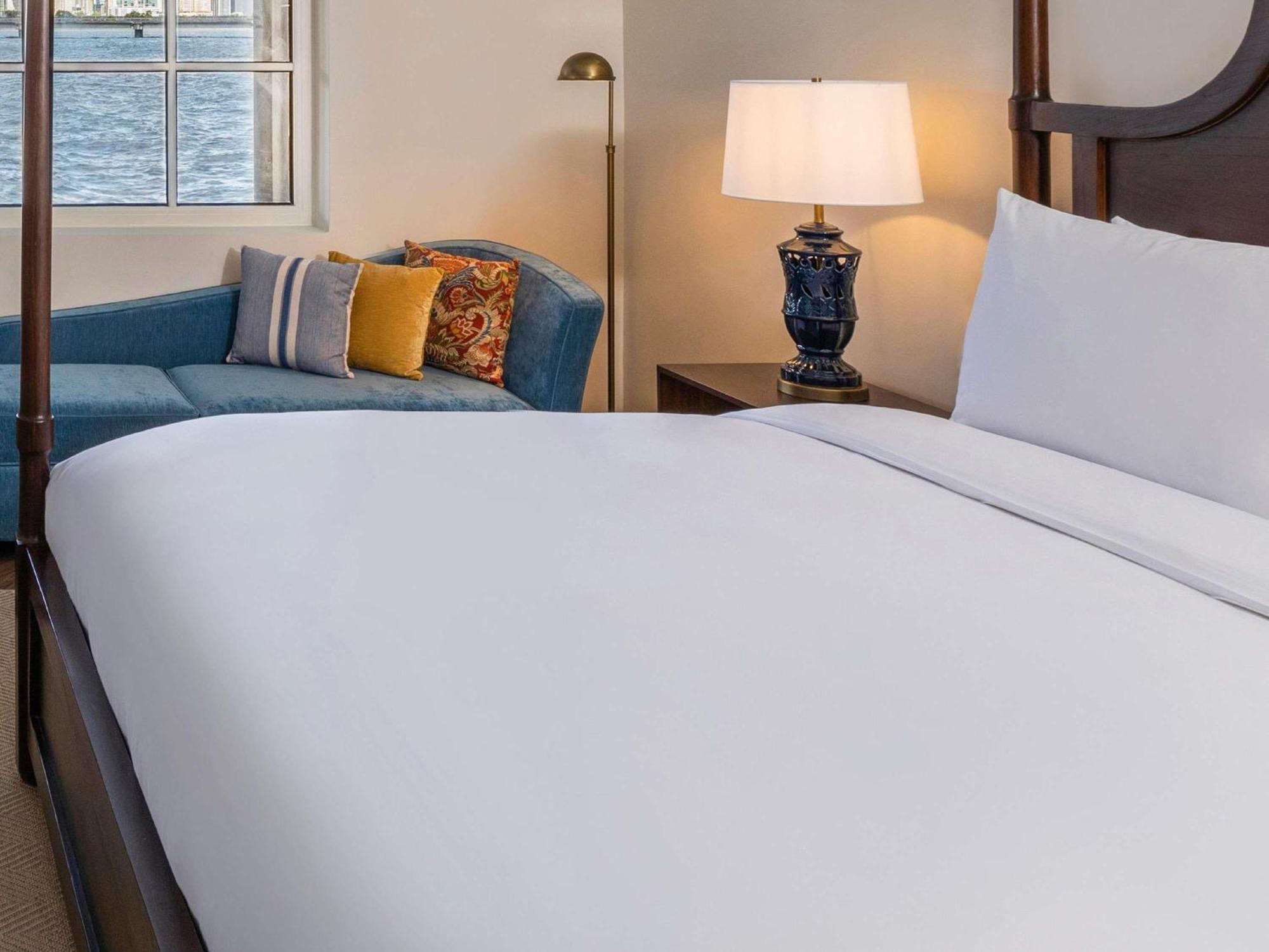 Superior King Room Partial Ocean View