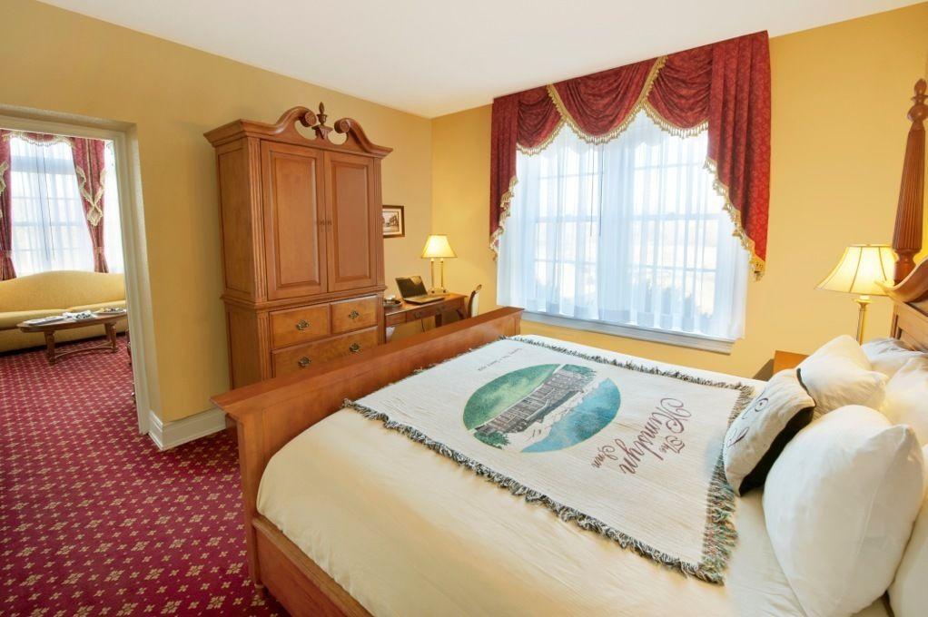 King Suite with Spa Bath