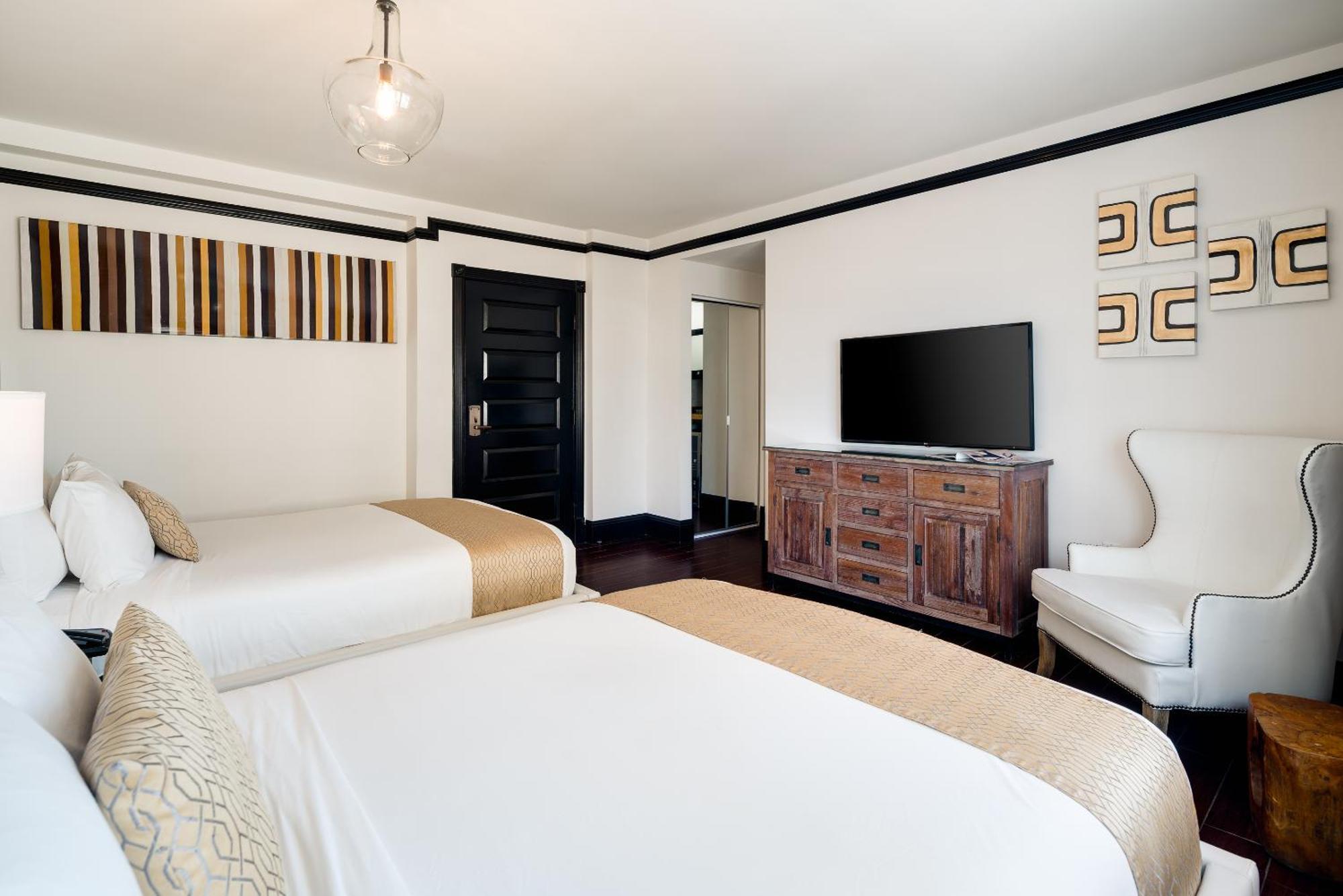 Classic Double Queen Room