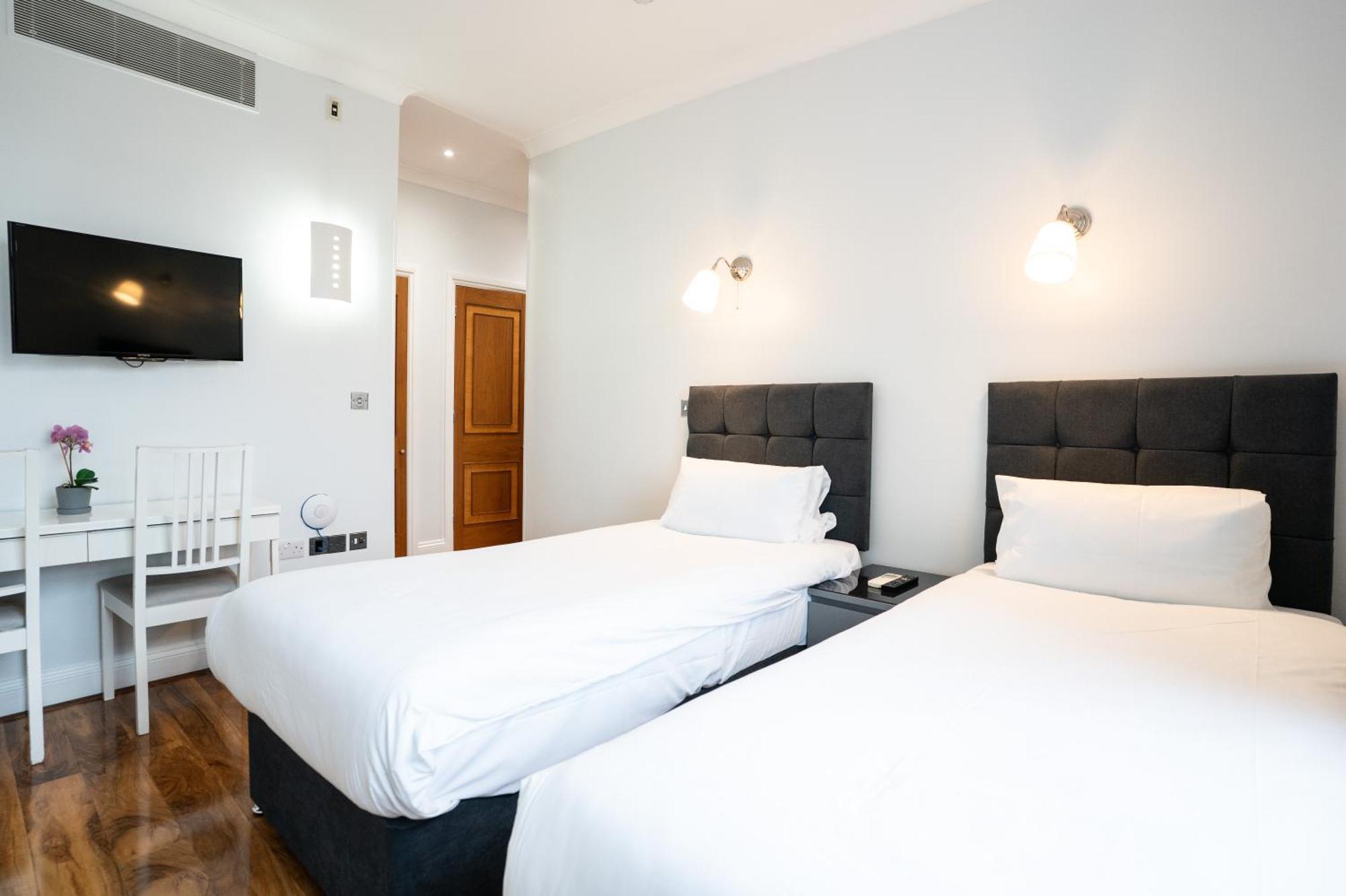 Superior Junior Twin Room,1742600274:JPEG