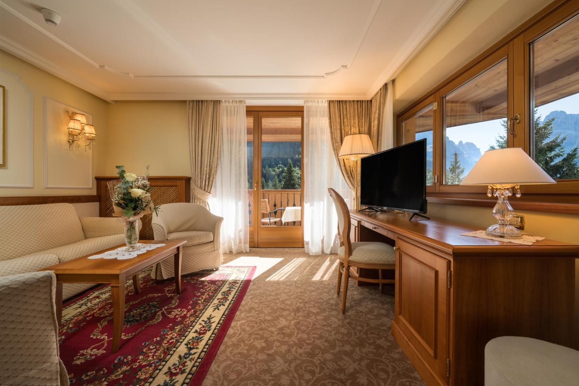 Suite,1742844943:JPEG