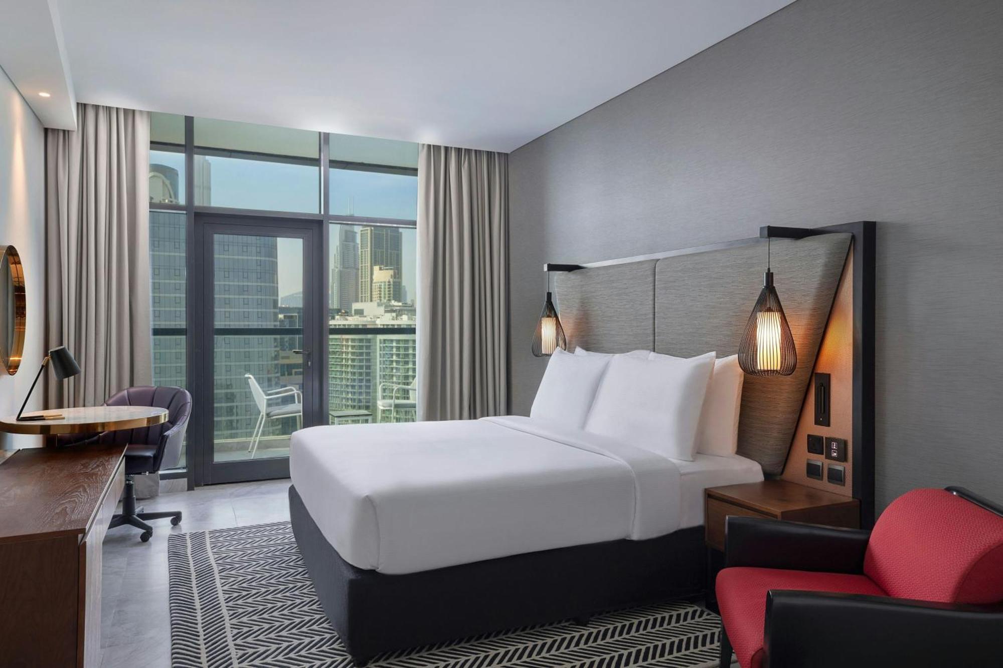 Deluxe King Room Balcony Beach Club Access