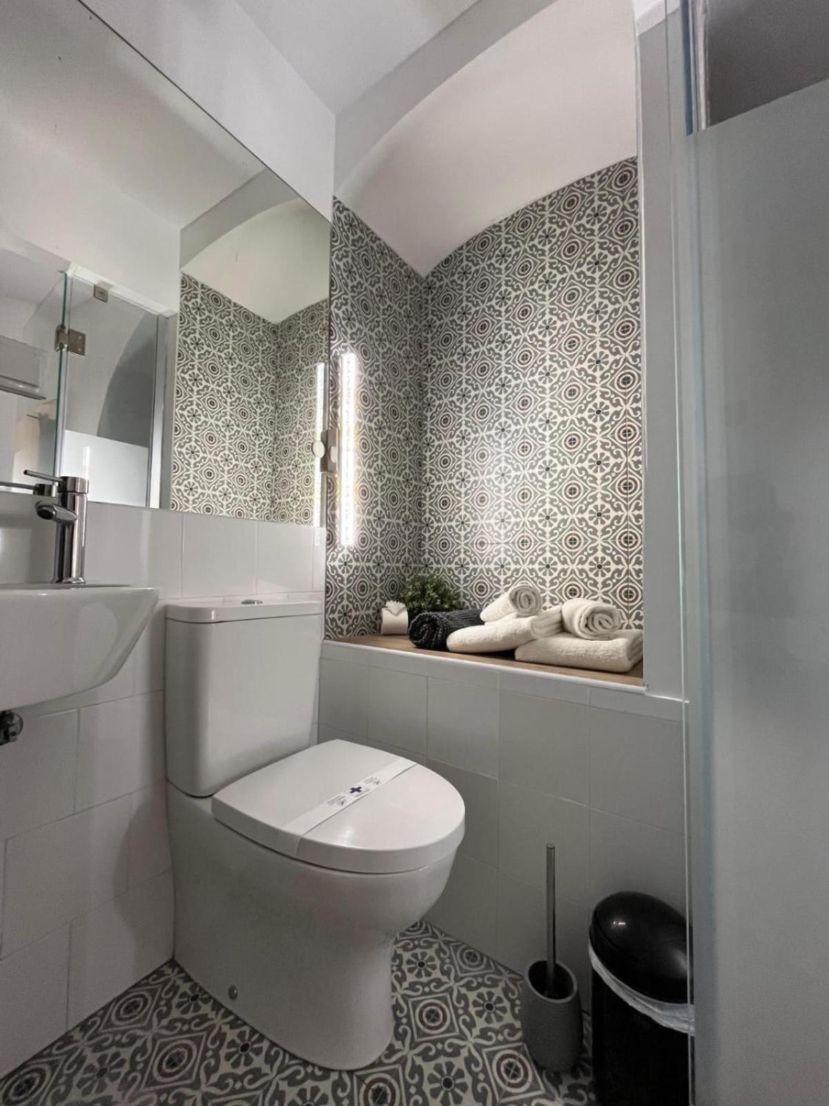 Double Room Private Bathroom,1747081690:JPEG